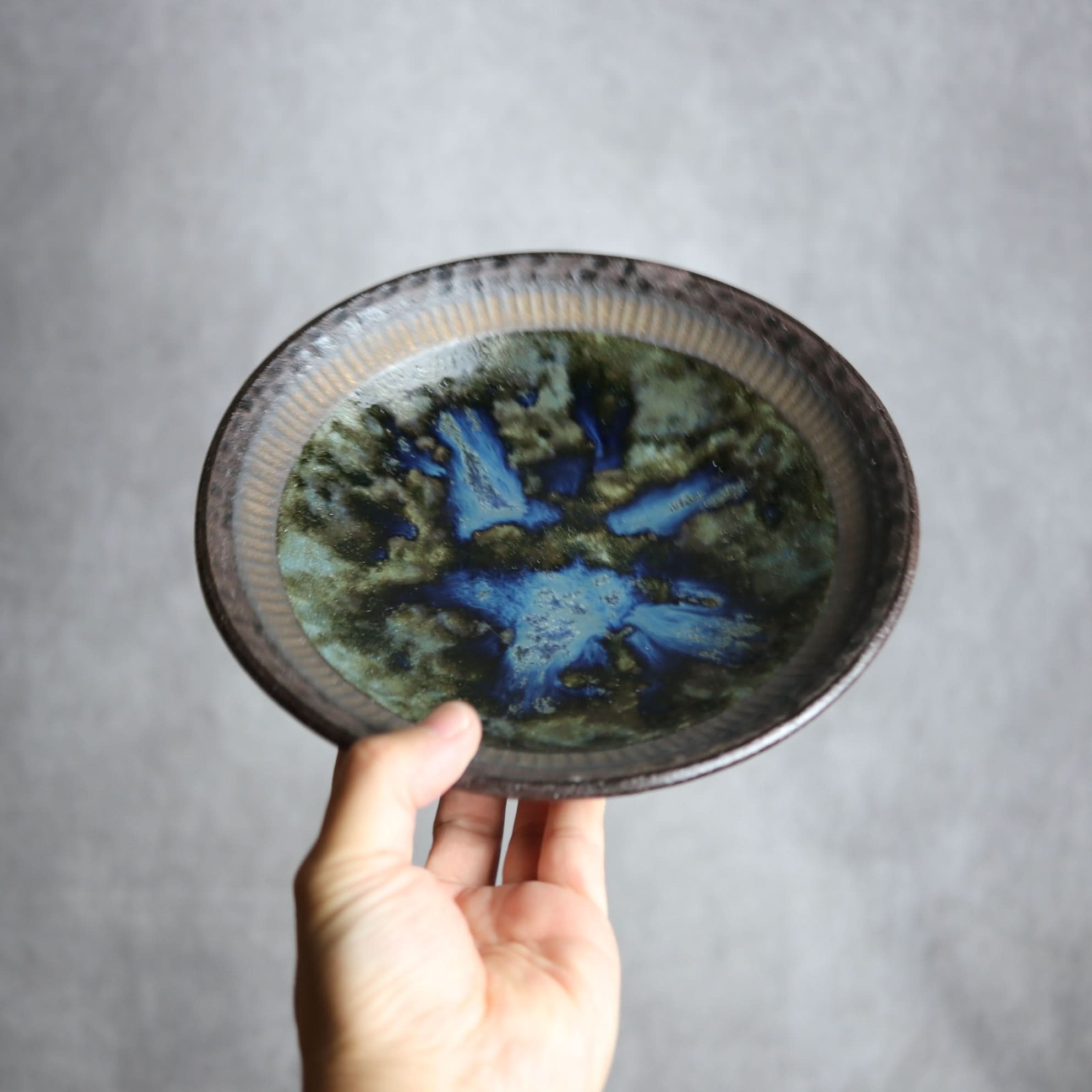 7寸皿1 孔雀 やちむん 陶器 sui やちむん 陶器.