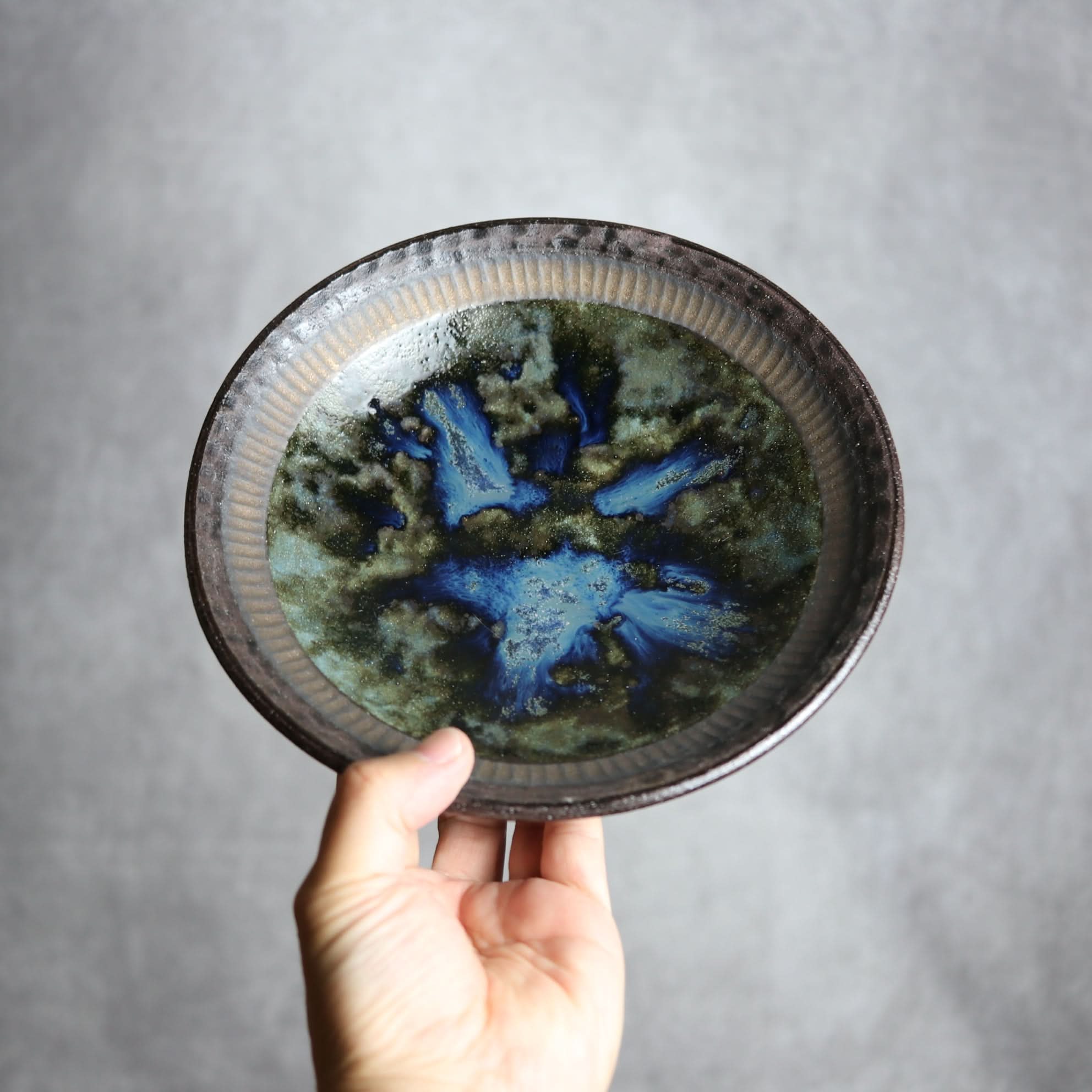 7寸皿1 孔雀 やちむん 陶器 sui やちむん 陶器.