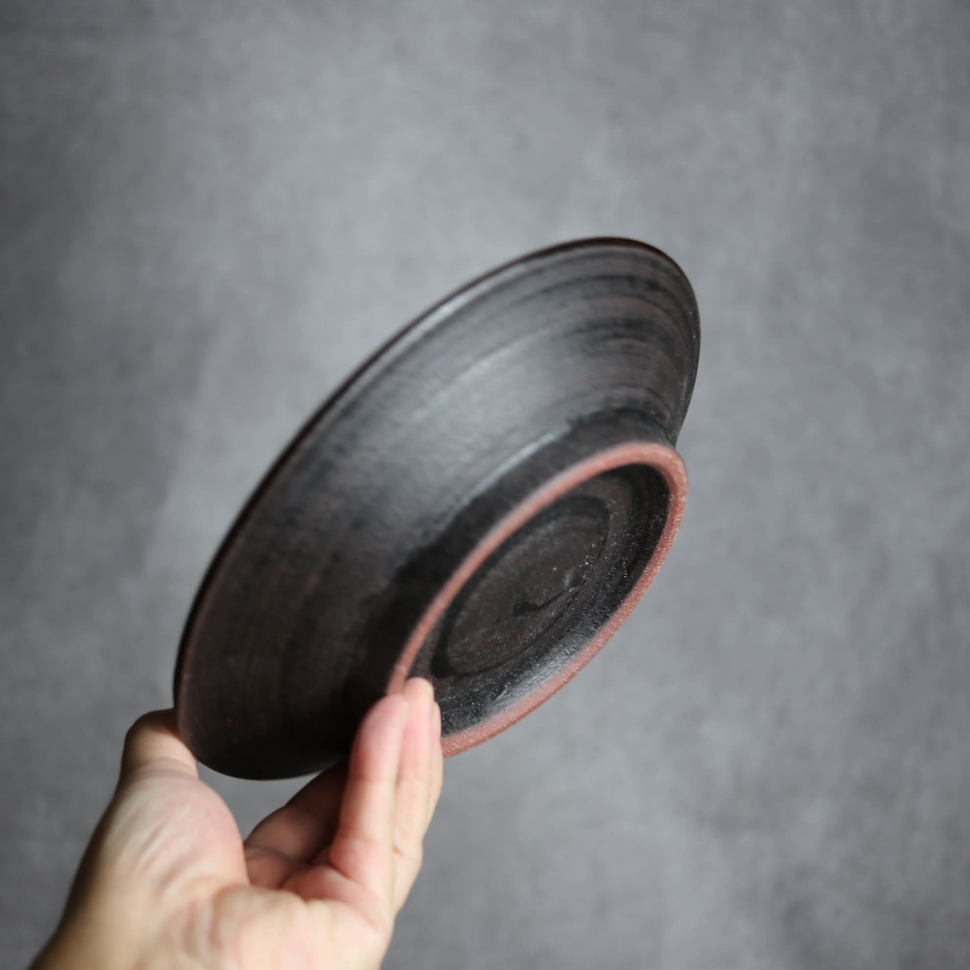 7寸皿1 黒シリーズ やちむん 陶器 sui やちむん 陶器.