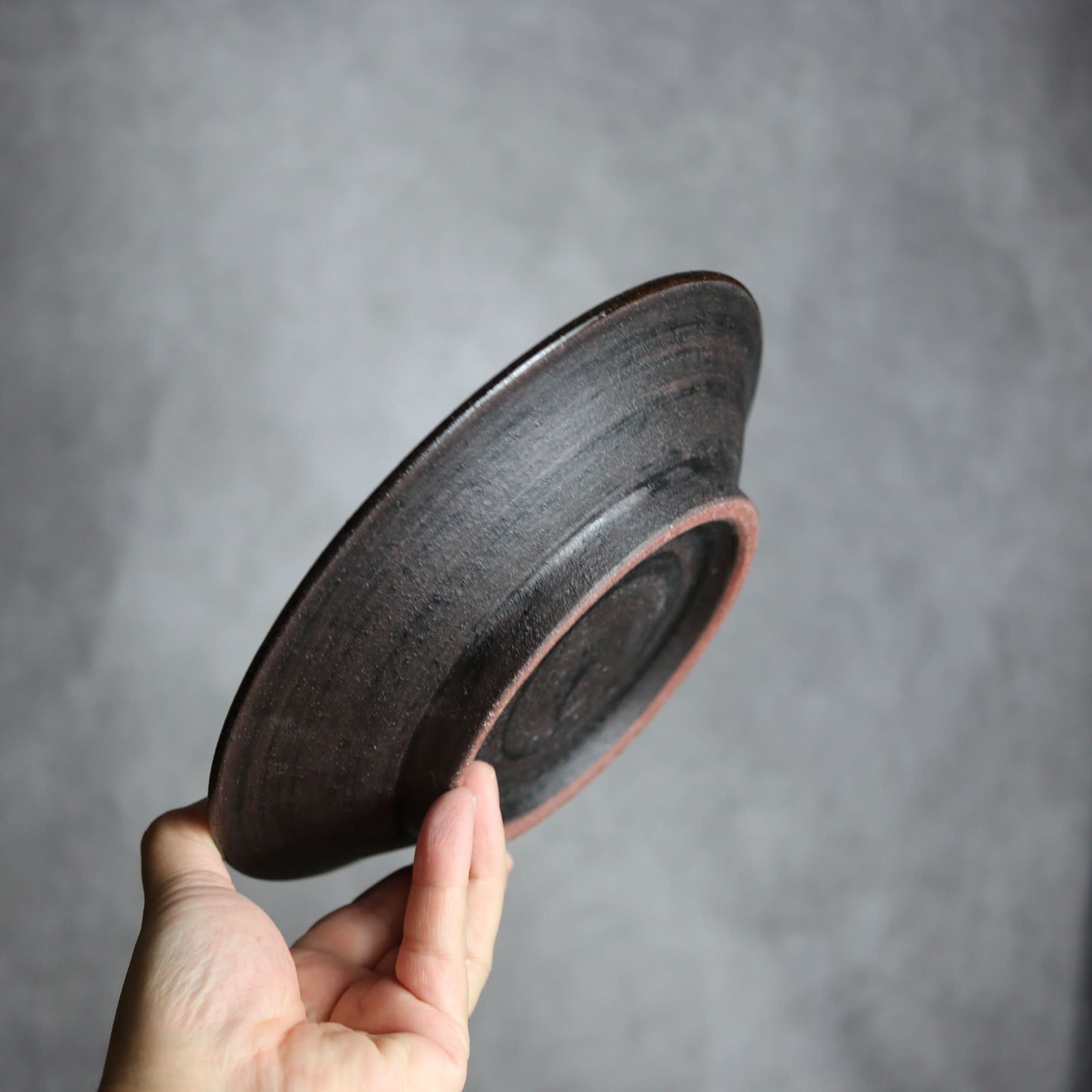 7寸皿1 黒シリーズ やちむん 陶器 sui やちむん 陶器.