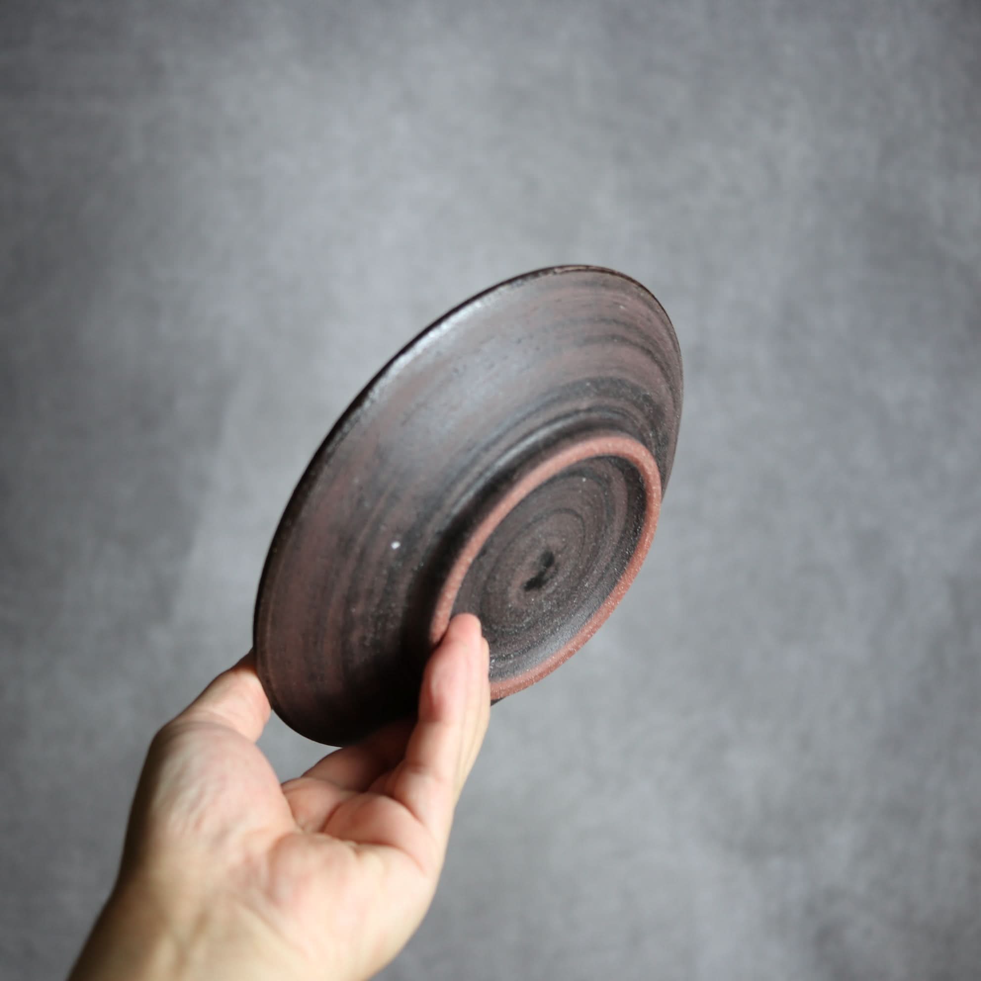 6寸皿1 黒シリーズ やちむん 陶器 sui やちむん 陶器.