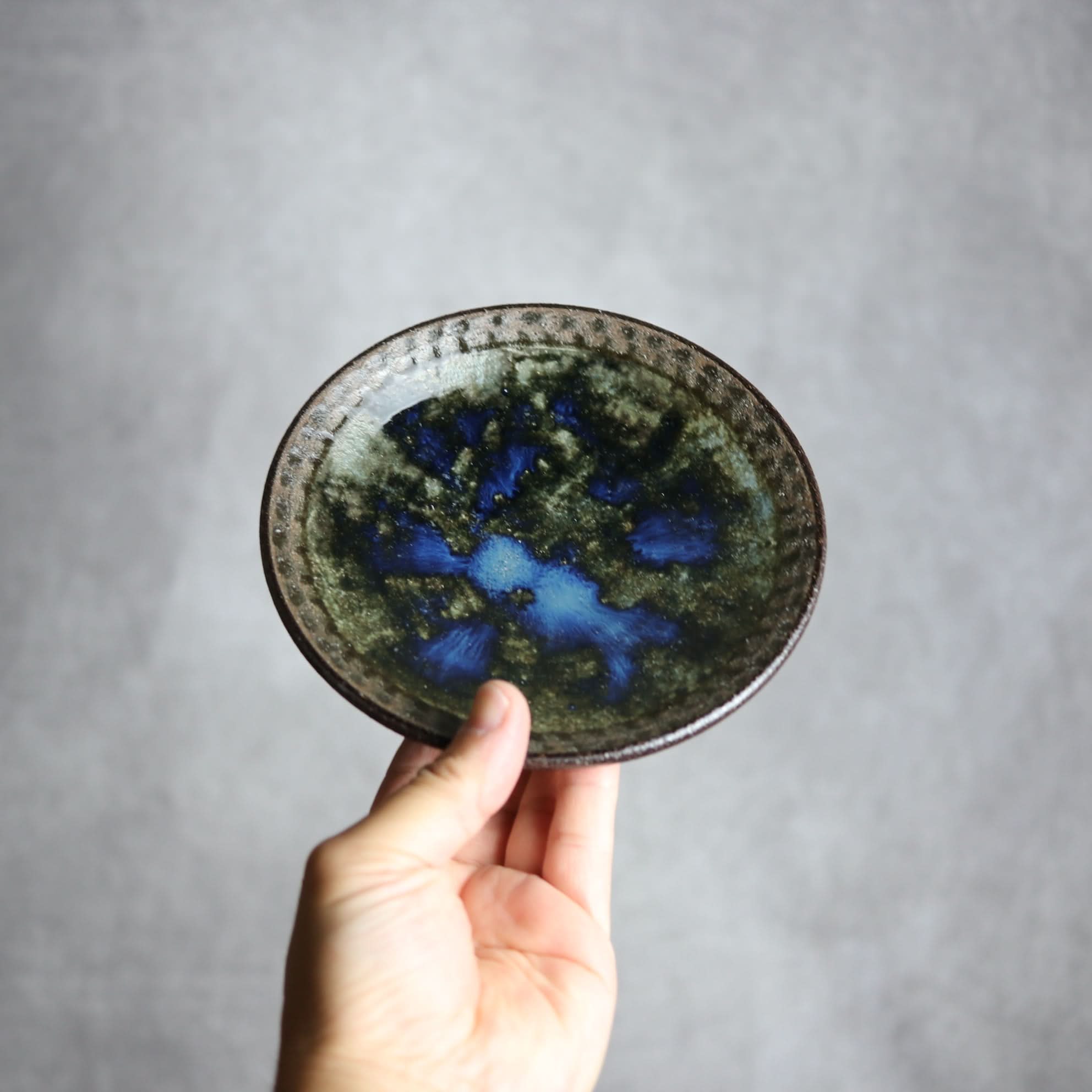 5寸皿1 孔雀 やちむん 陶器 sui やちむん 陶器.