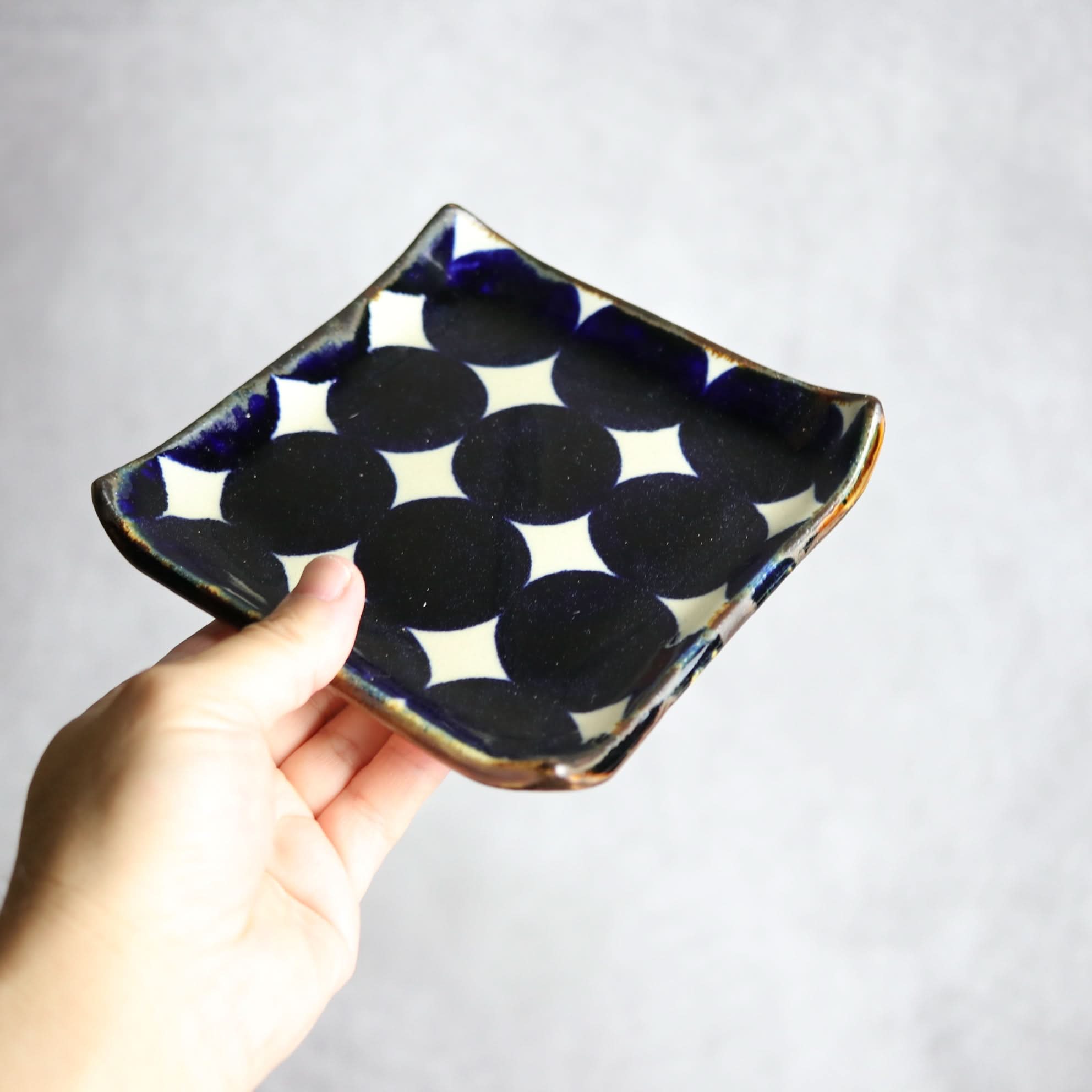 デザートプレート1 青ドット紋 やちむん 陶器 エドメ陶房 やちむん 陶器.