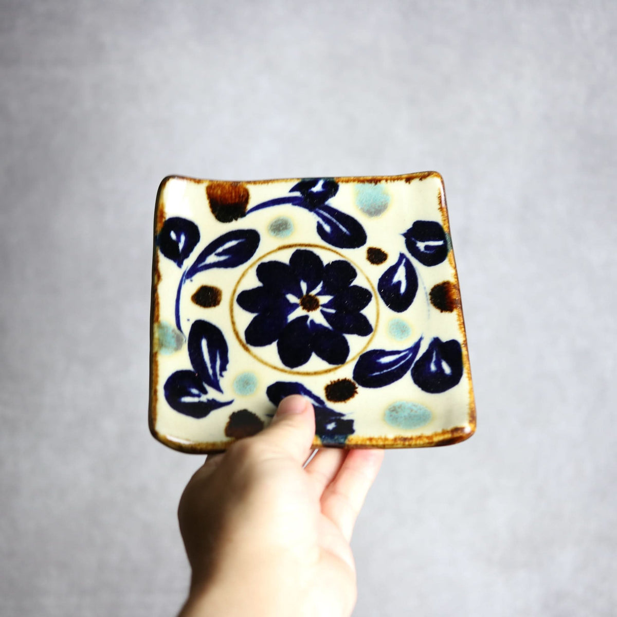 デザートプレート1 菊花紋 やちむん 陶器 エドメ陶房 やちむん 陶器.