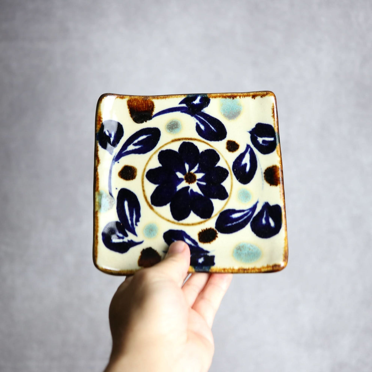 デザートプレート1 菊花紋 やちむん 陶器 エドメ陶房 やちむん 陶器.