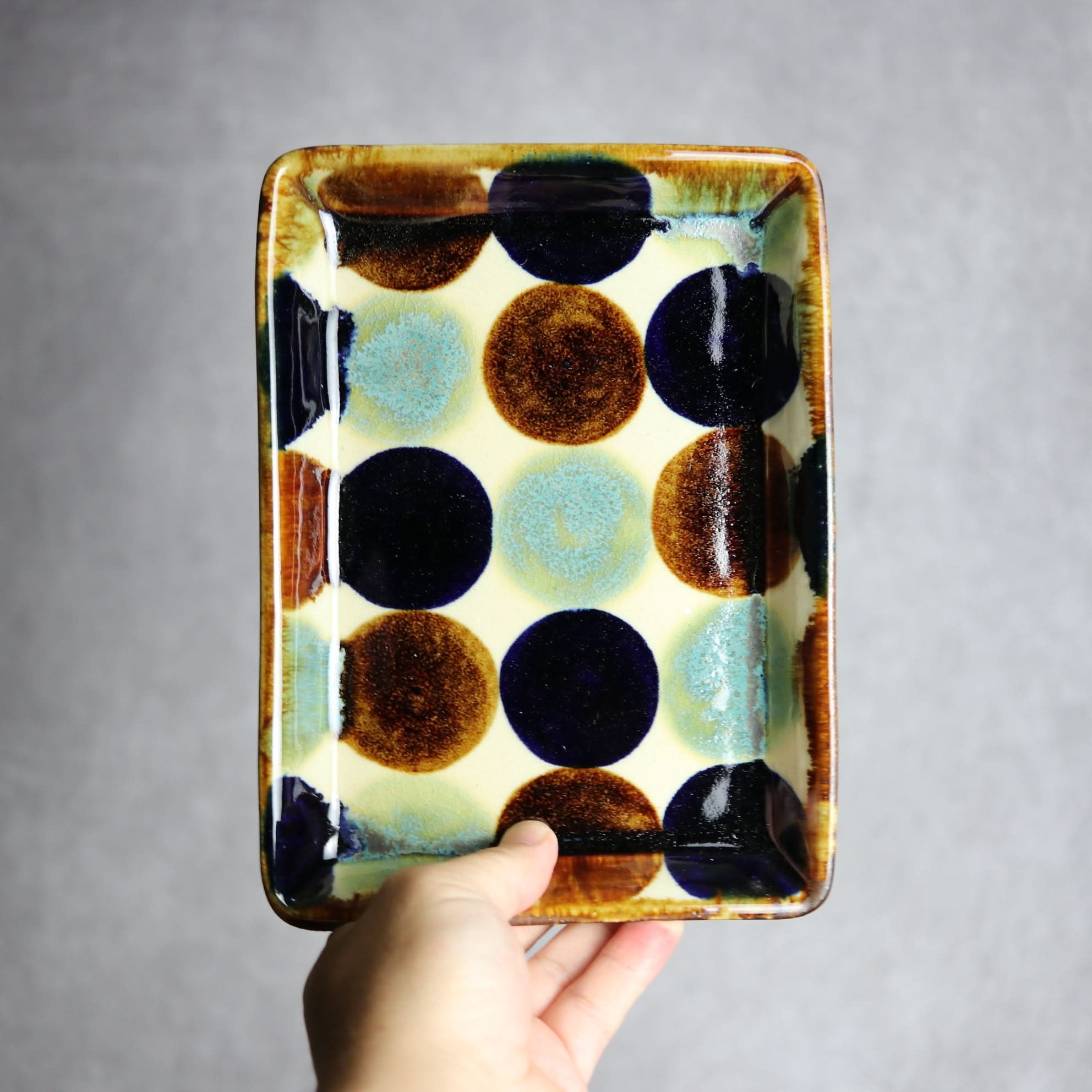 Alt Tag:*角皿2 三彩丸紋 やちむん 陶器 エドメ陶房