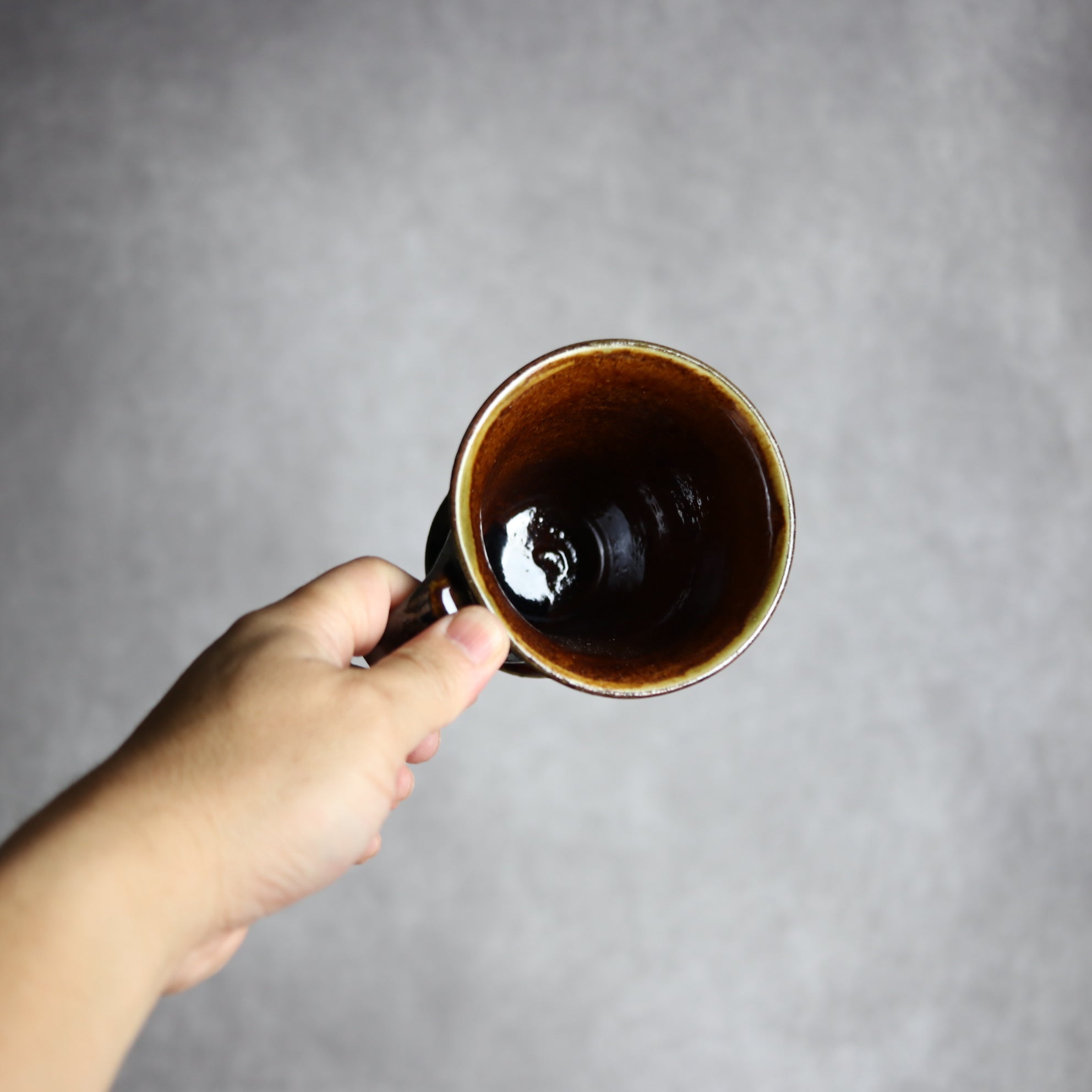 茂生窯 - マグカップ1 飴釉 イッチン 唐草 やちむん 陶器 茂生窯 - mundasui