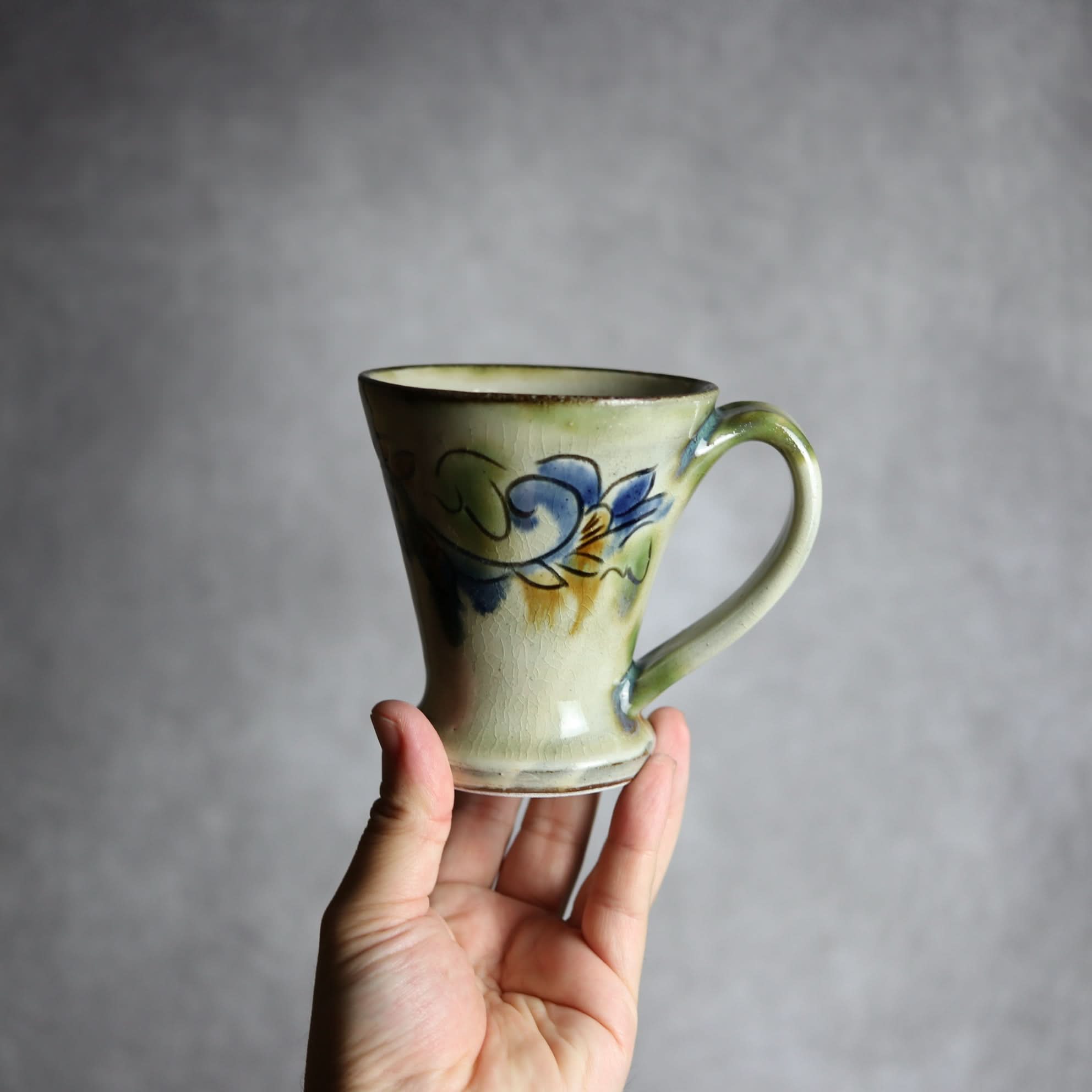 マグカップ1 三彩 線彫唐草 やちむん 陶器 茂生窯 陶器.