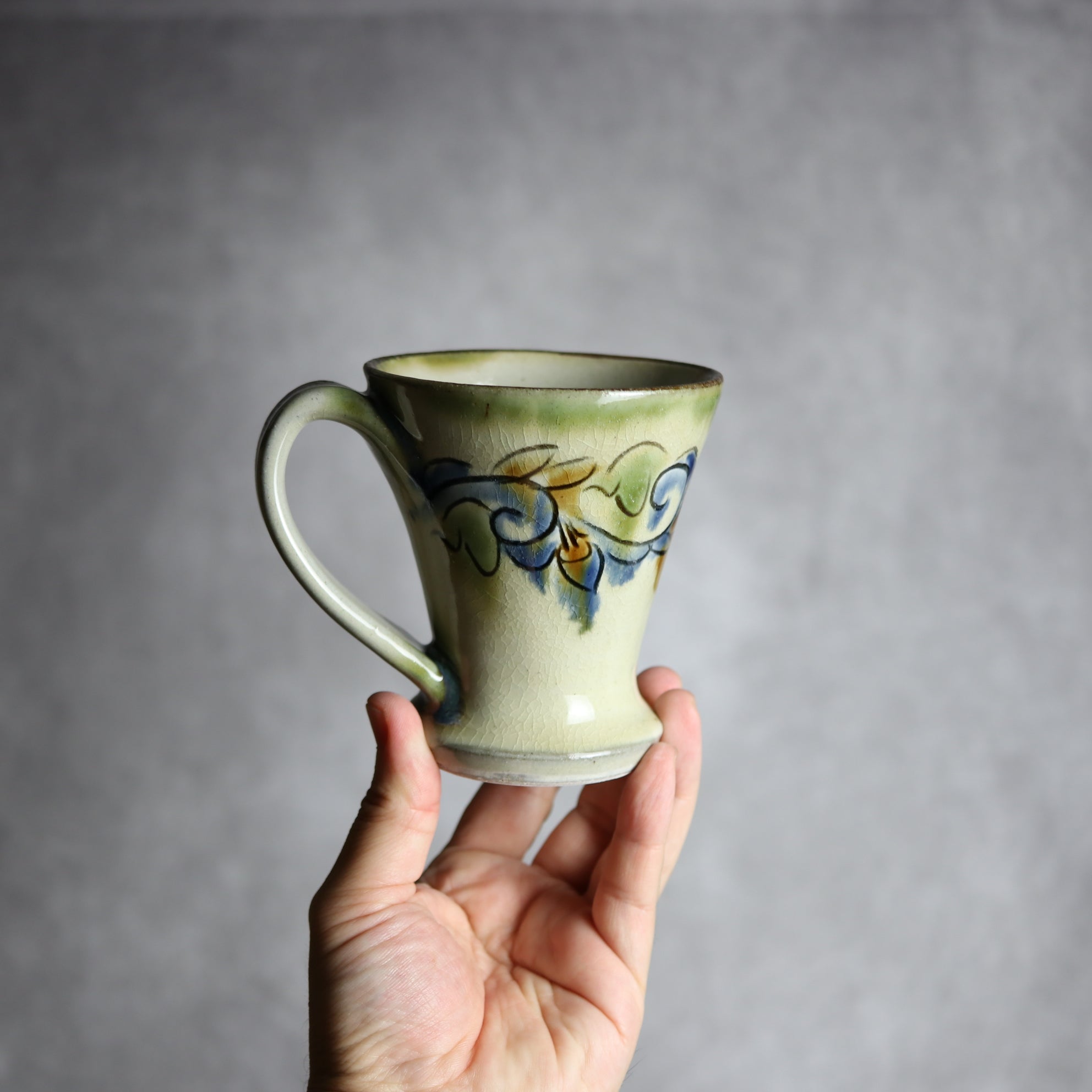 茂生窯 - マグカップ1 三彩 線彫唐草 やちむん 陶器 茂生窯 - mundasui