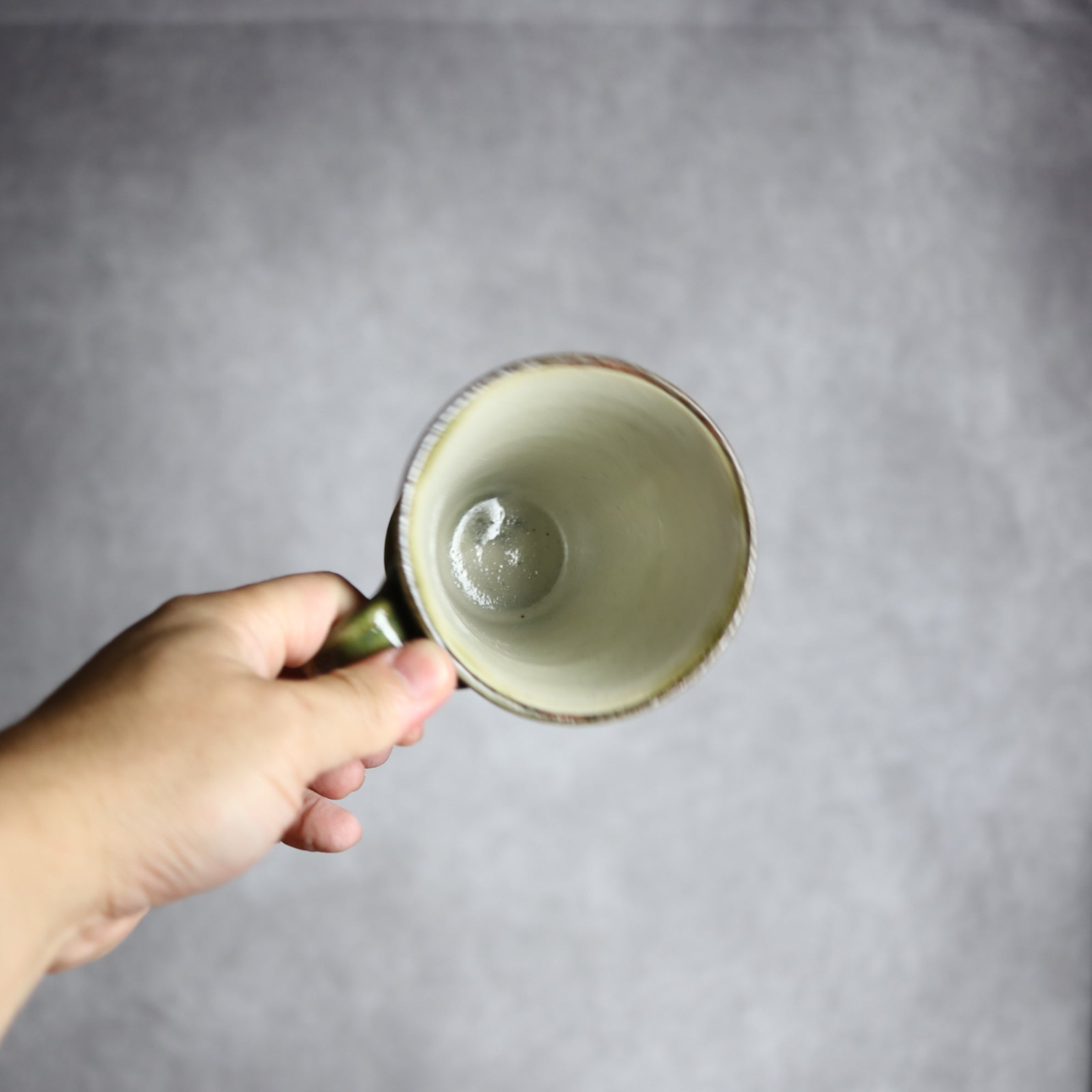 茂生窯 - マグカップ1 三彩 線彫唐草 やちむん 陶器 茂生窯 - mundasui