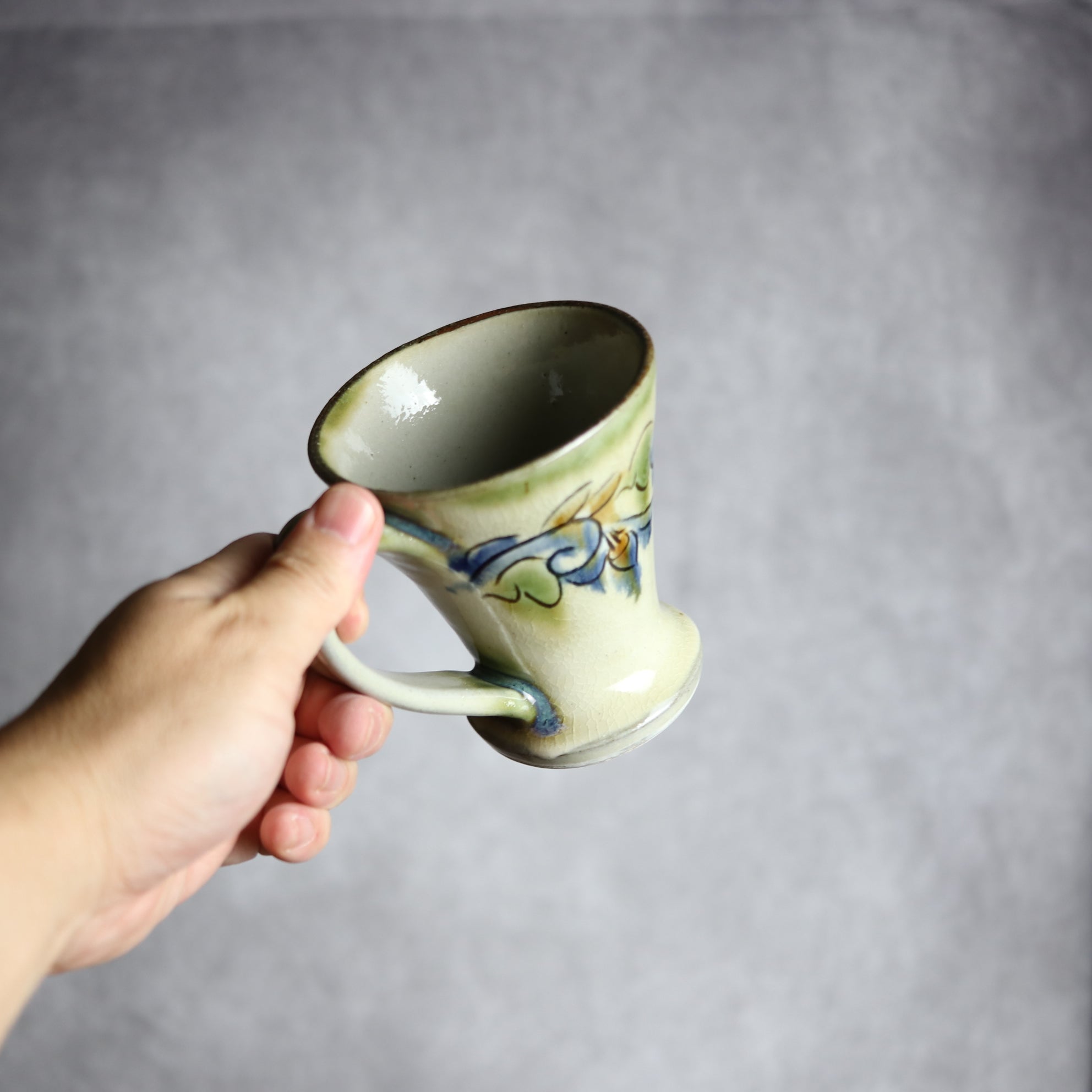 茂生窯 - マグカップ1 三彩 線彫唐草 やちむん 陶器 茂生窯 - mundasui