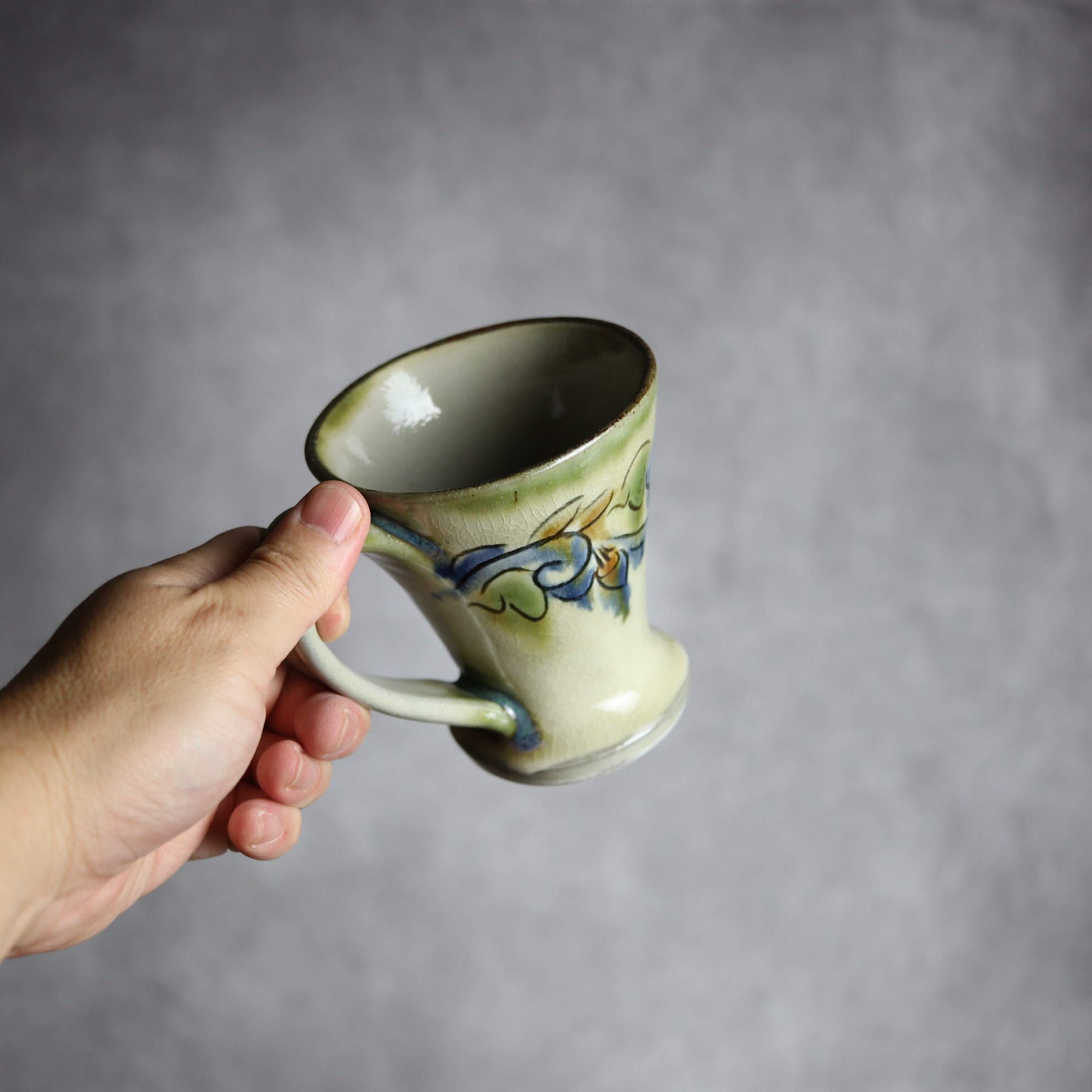 茂生窯 - マグカップ1 三彩 線彫唐草 やちむん 陶器 茂生窯 - mundasui