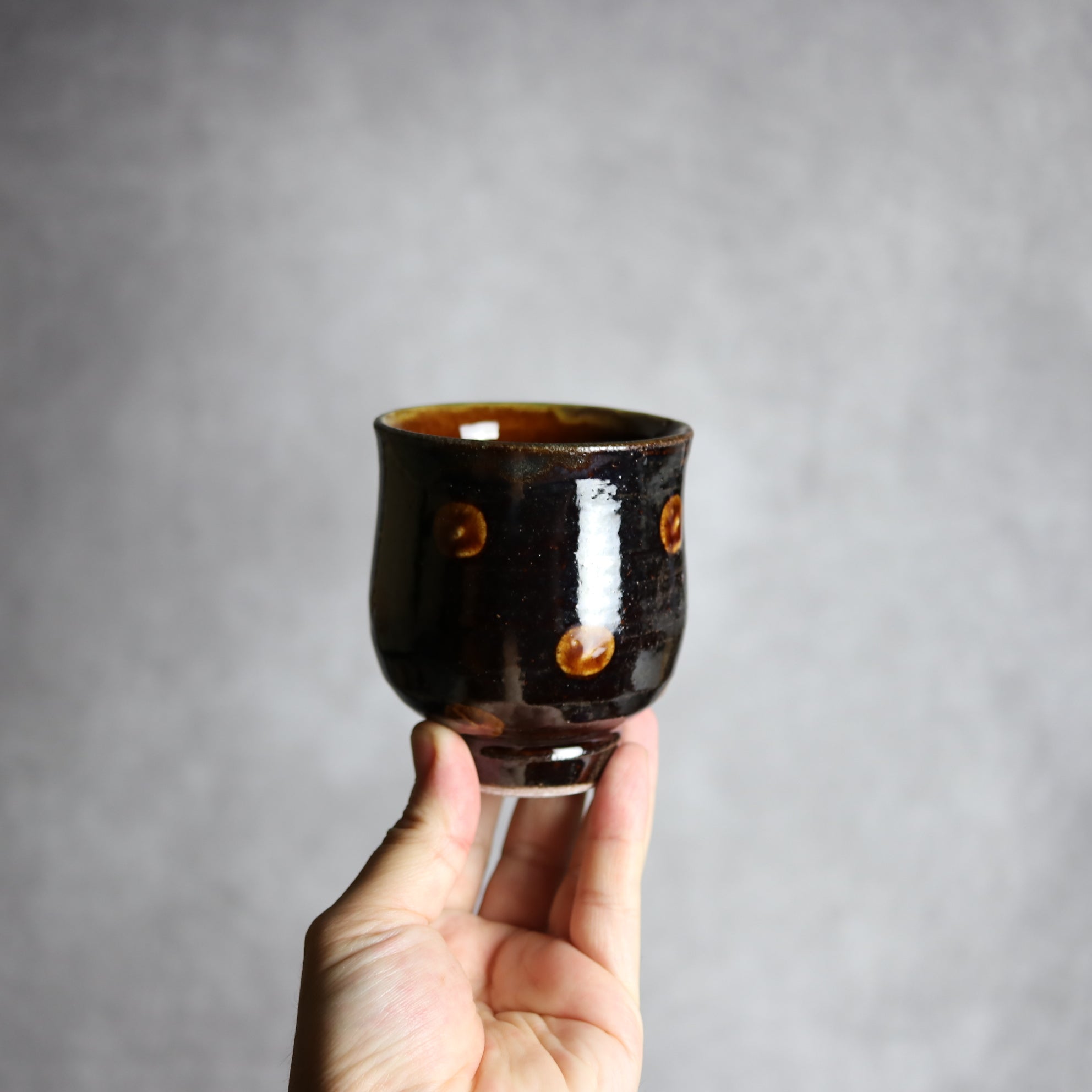 茂生窯 - 湯呑1 飴釉 イッチン 点打 やちむん 陶器 茂生窯 - mundasui