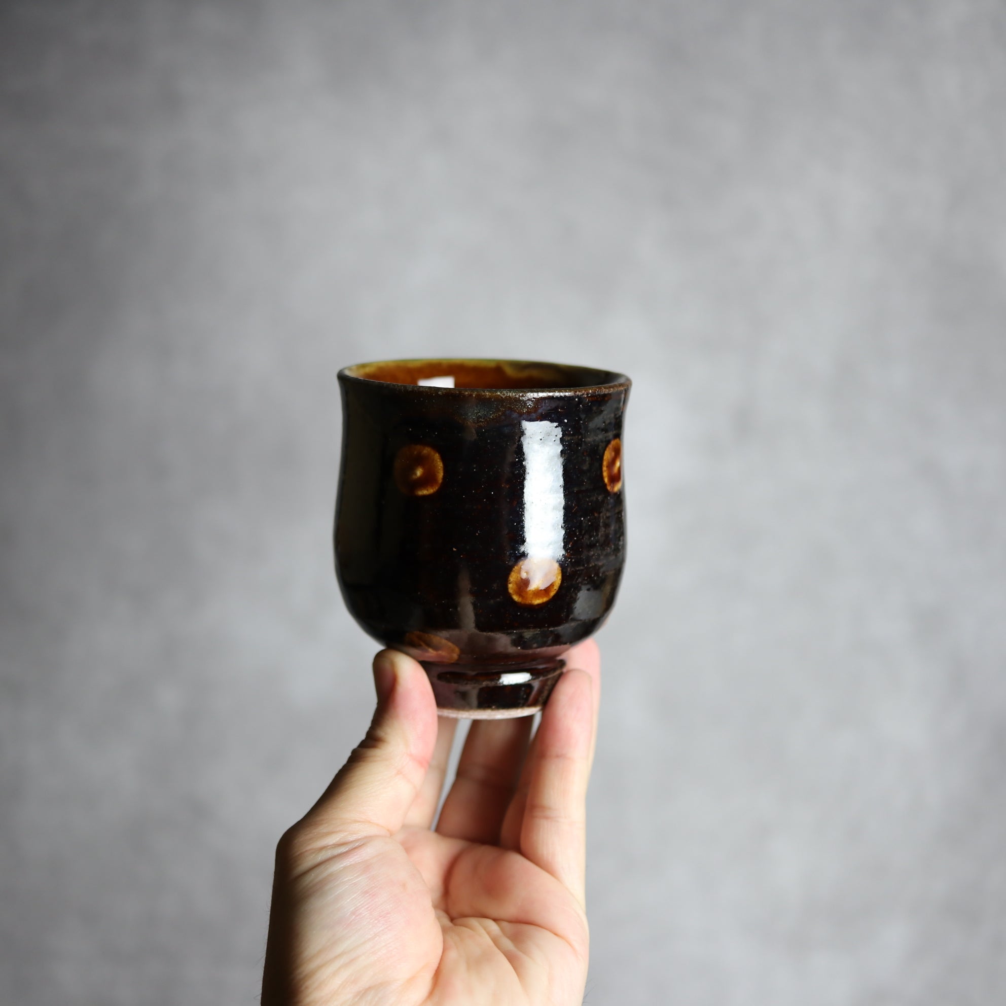 茂生窯 - 湯呑1 飴釉 イッチン 点打 やちむん 陶器 茂生窯 - mundasui
