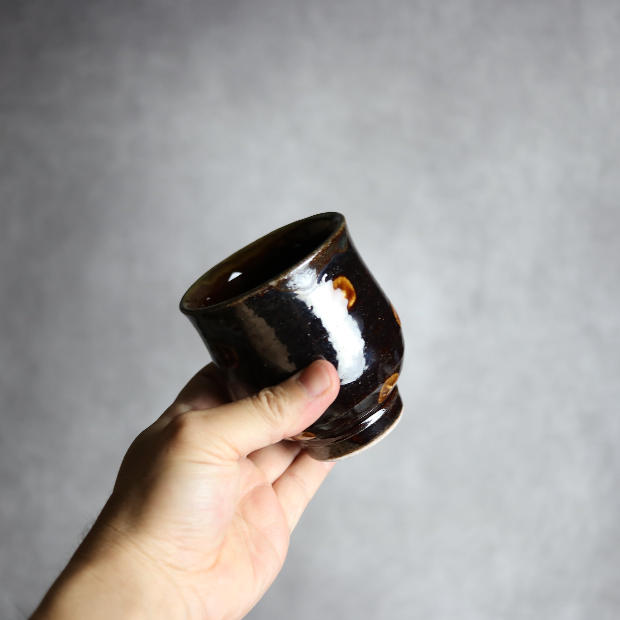 茂生窯 - 湯呑1 飴釉 イッチン 点打 やちむん 陶器 茂生窯 - mundasui
