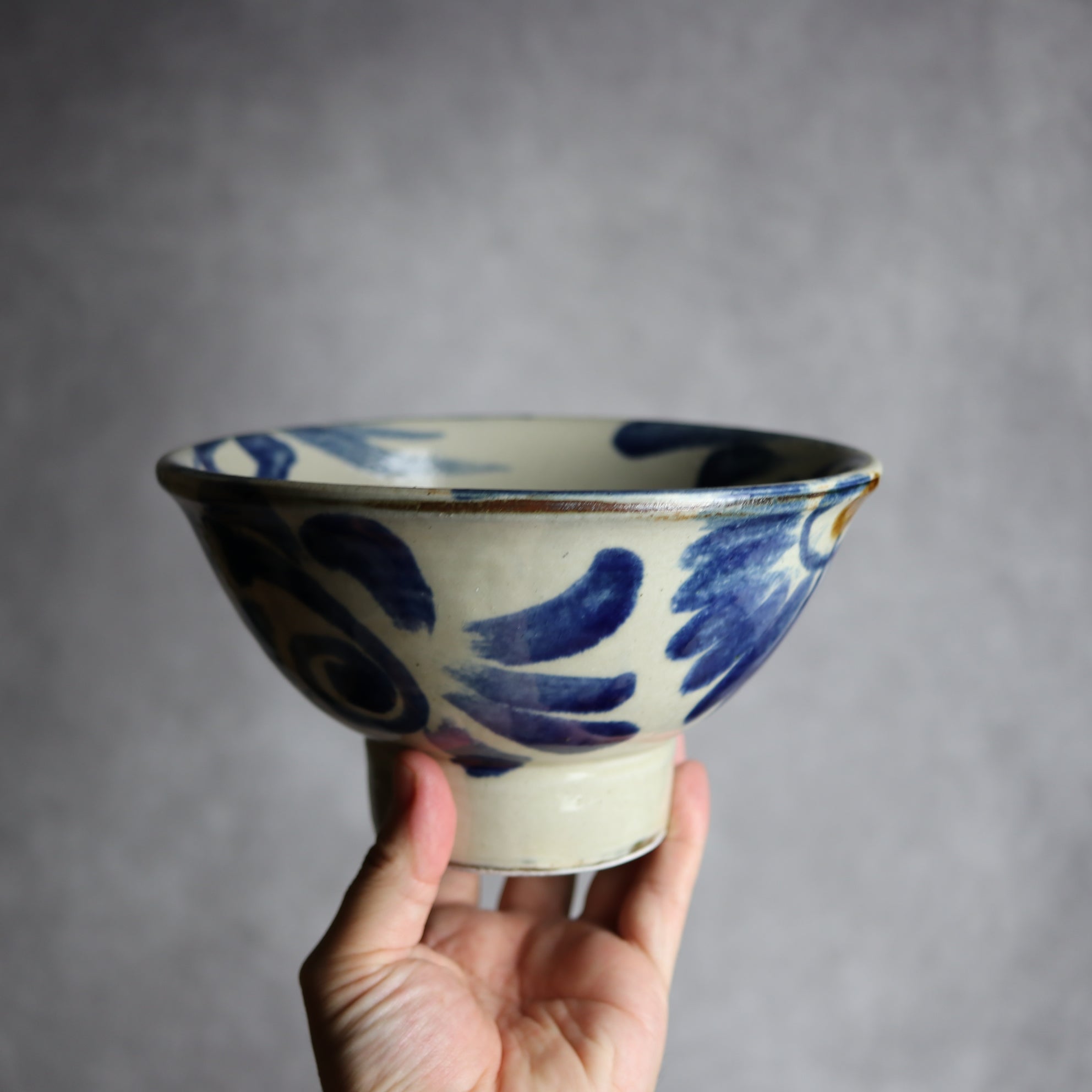茂生窯 - 6寸マカイ1 飴 呉須釉 菊唐草 やちむん 陶器 茂生窯 - mundasui