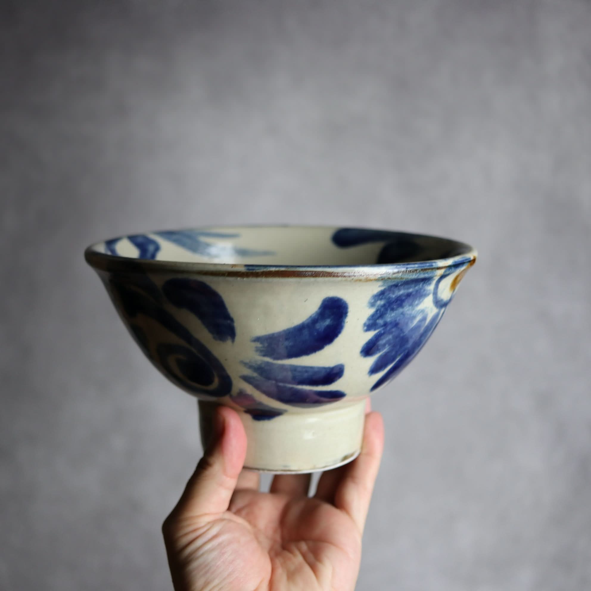 6寸マカイ1 飴 呉須釉 菊唐草 やちむん 陶器 茂生窯 陶器.