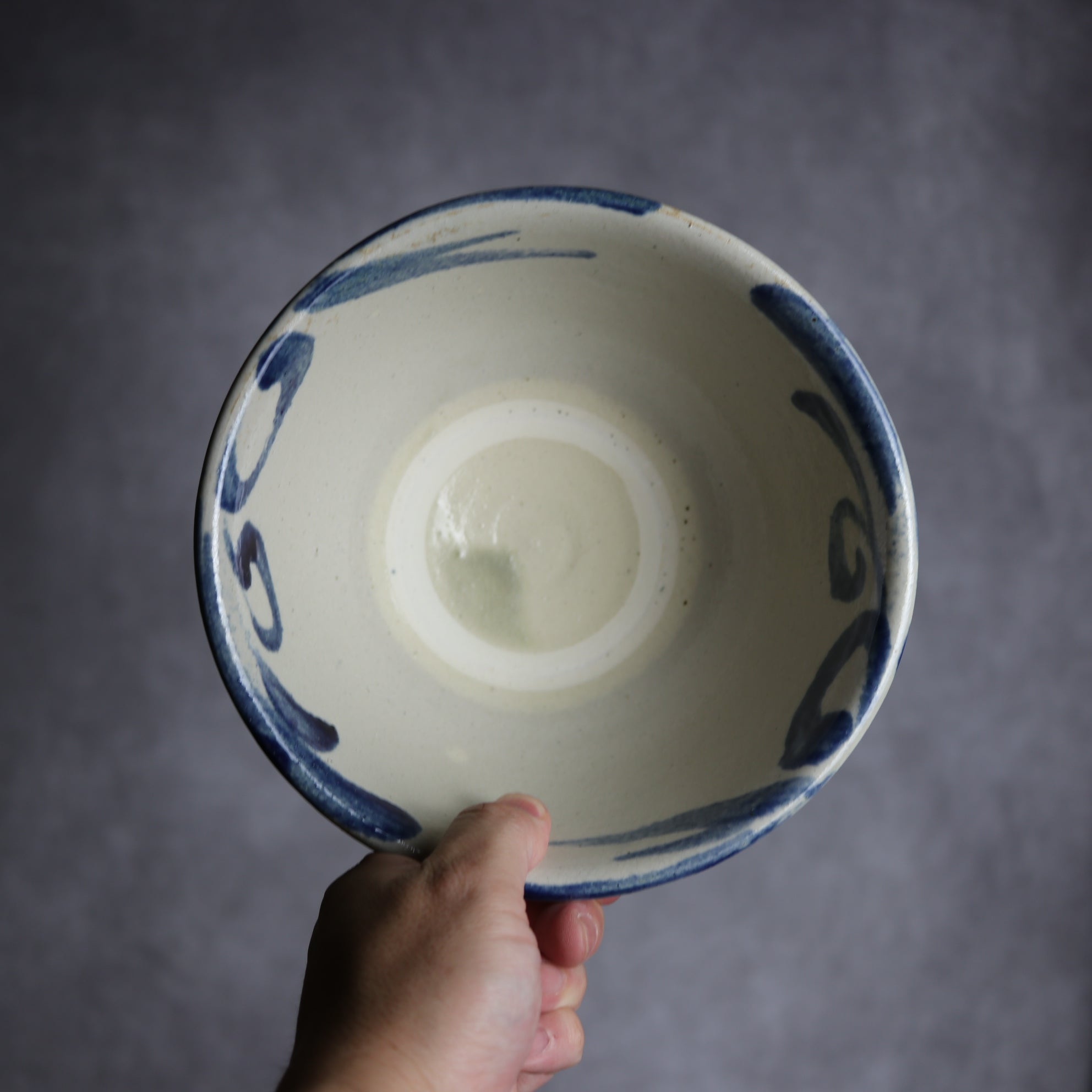 茂生窯 - 6寸マカイ1 飴 呉須釉 菊唐草 やちむん 陶器 茂生窯 - mundasui