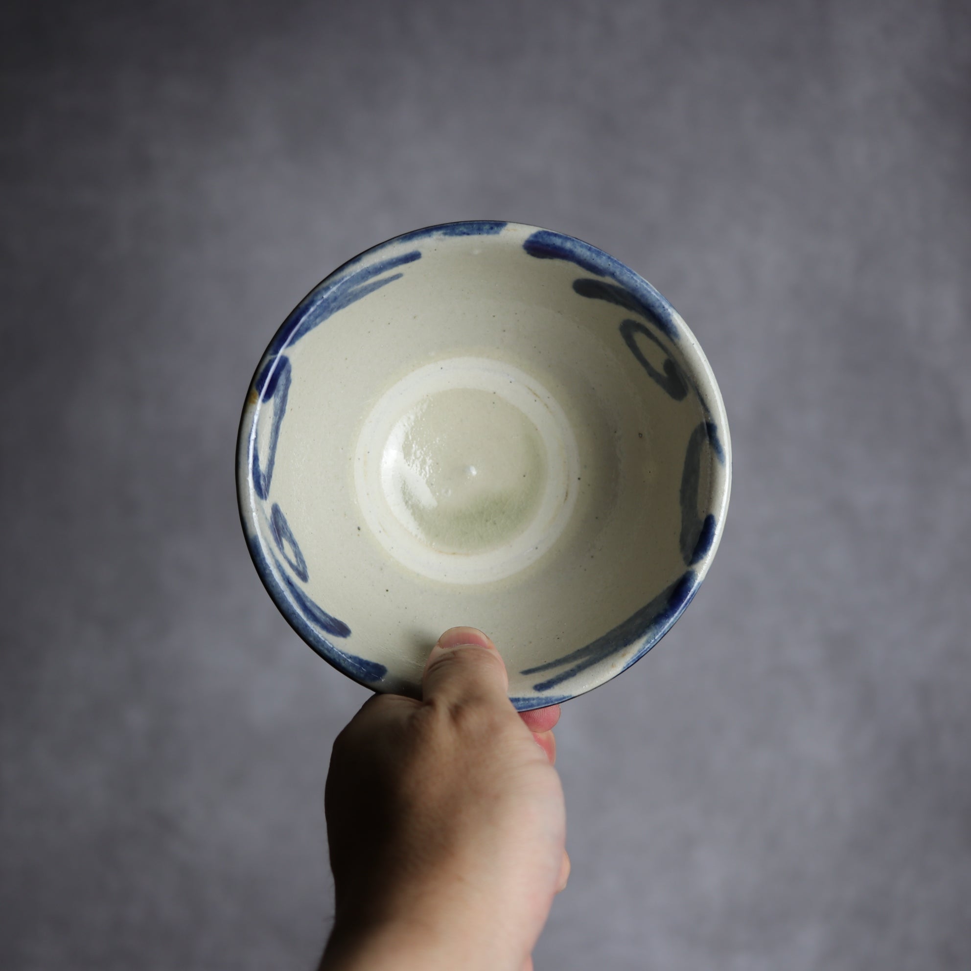茂生窯 - 4.5寸マカイ1 飴 呉須釉 菊唐草 やちむん 陶器 茂生窯 - mundasui