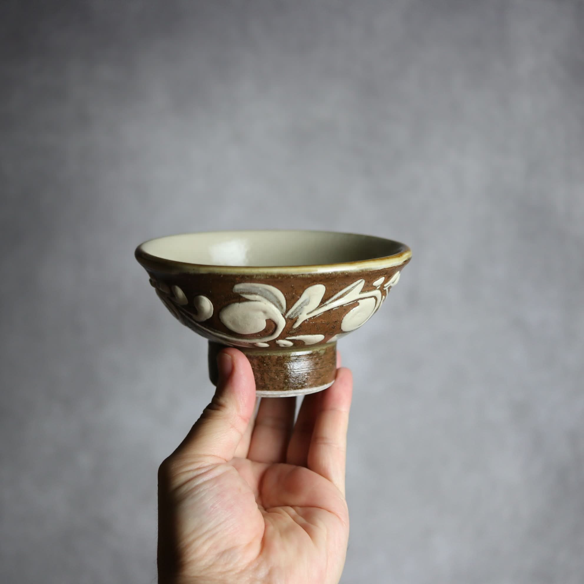 4寸マカイ1 イッチン 唐草 やちむん 陶器 茂生窯 陶器.