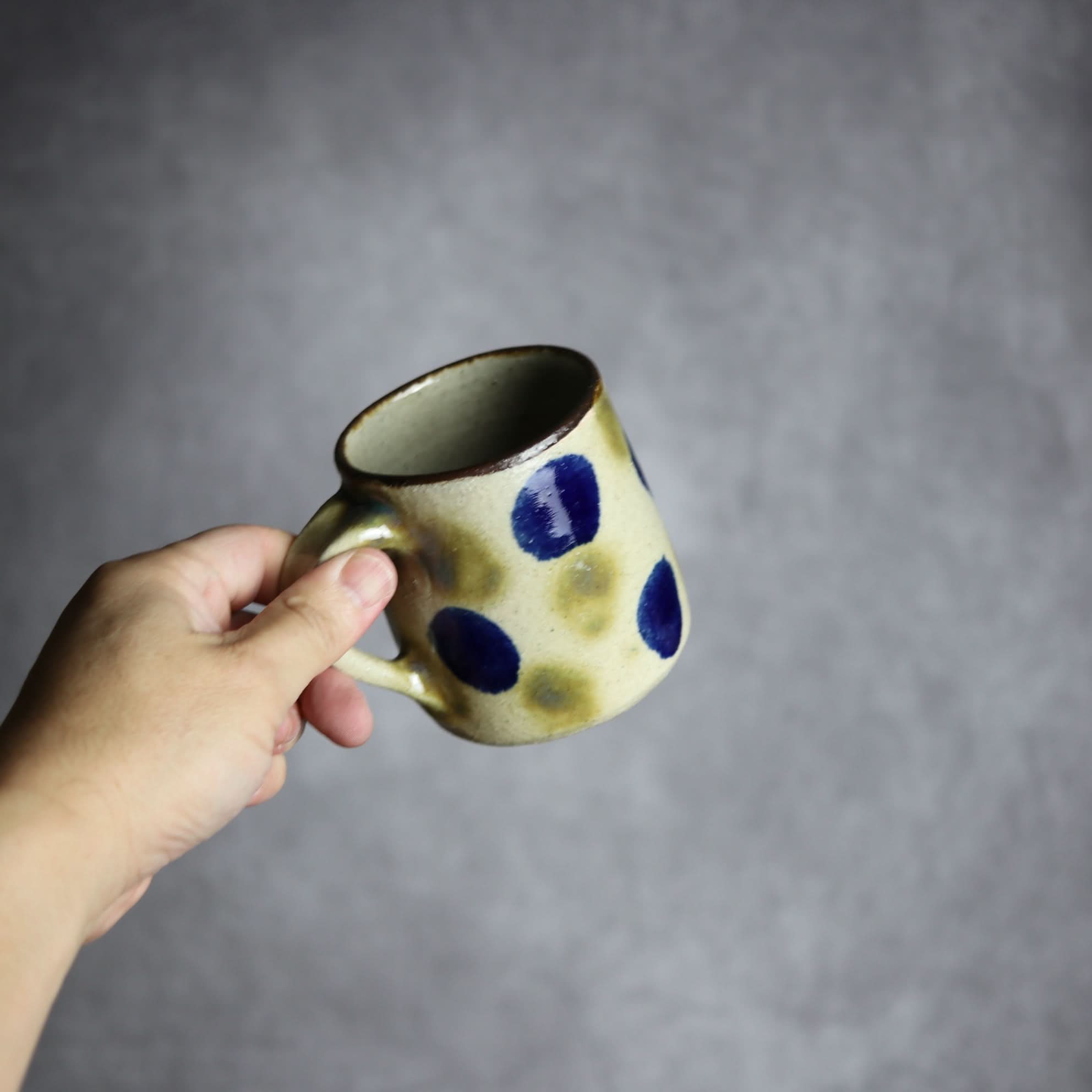 北窯 松田共司工房 - 筒マグ1 呉須 緑釉 点打 やちむん 陶器 北窯 松田共司工房 - mundasui