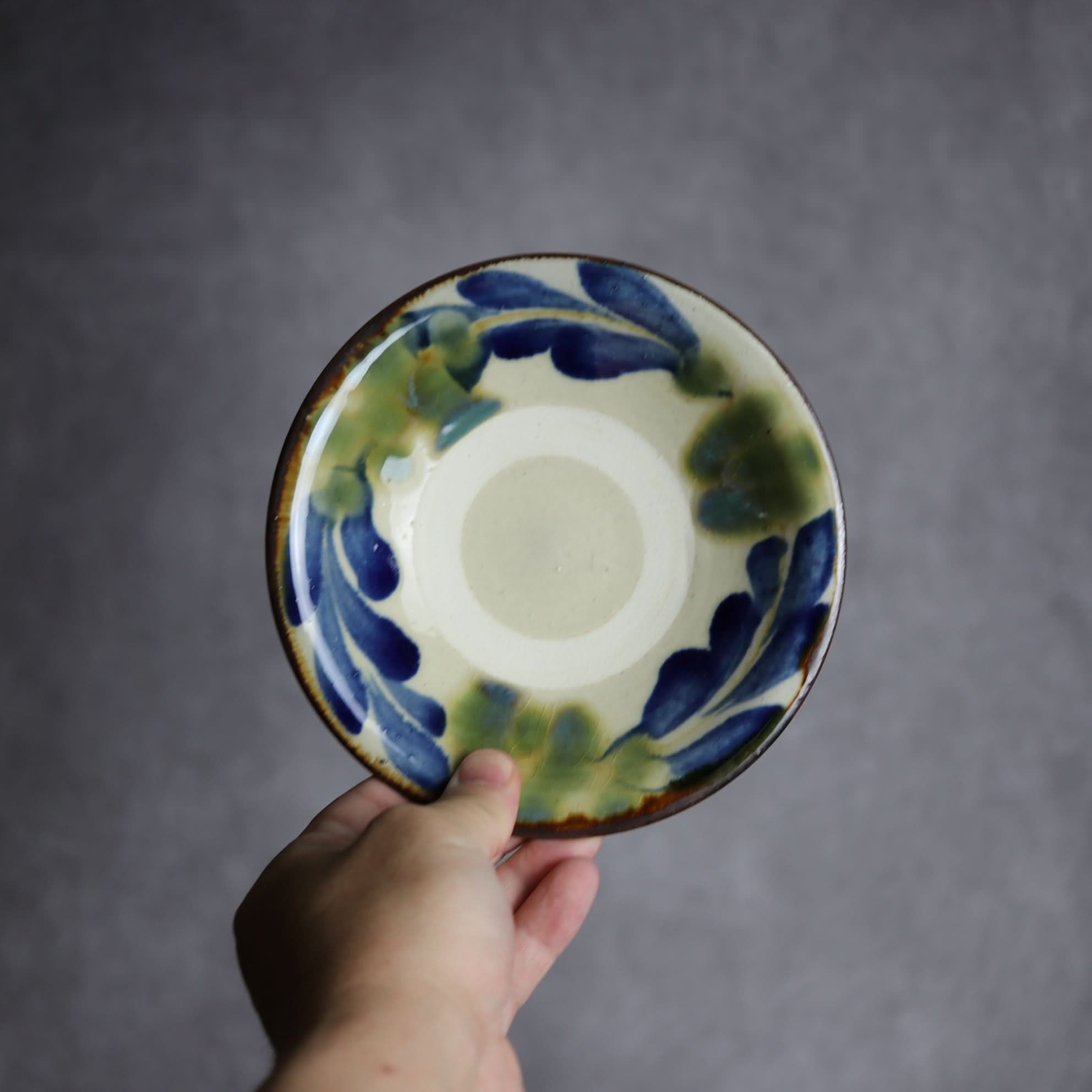 5寸皿1 呉須 緑釉 葡萄 やちむん 陶器 いずみ窯 島袋工房 やちむん 陶器.