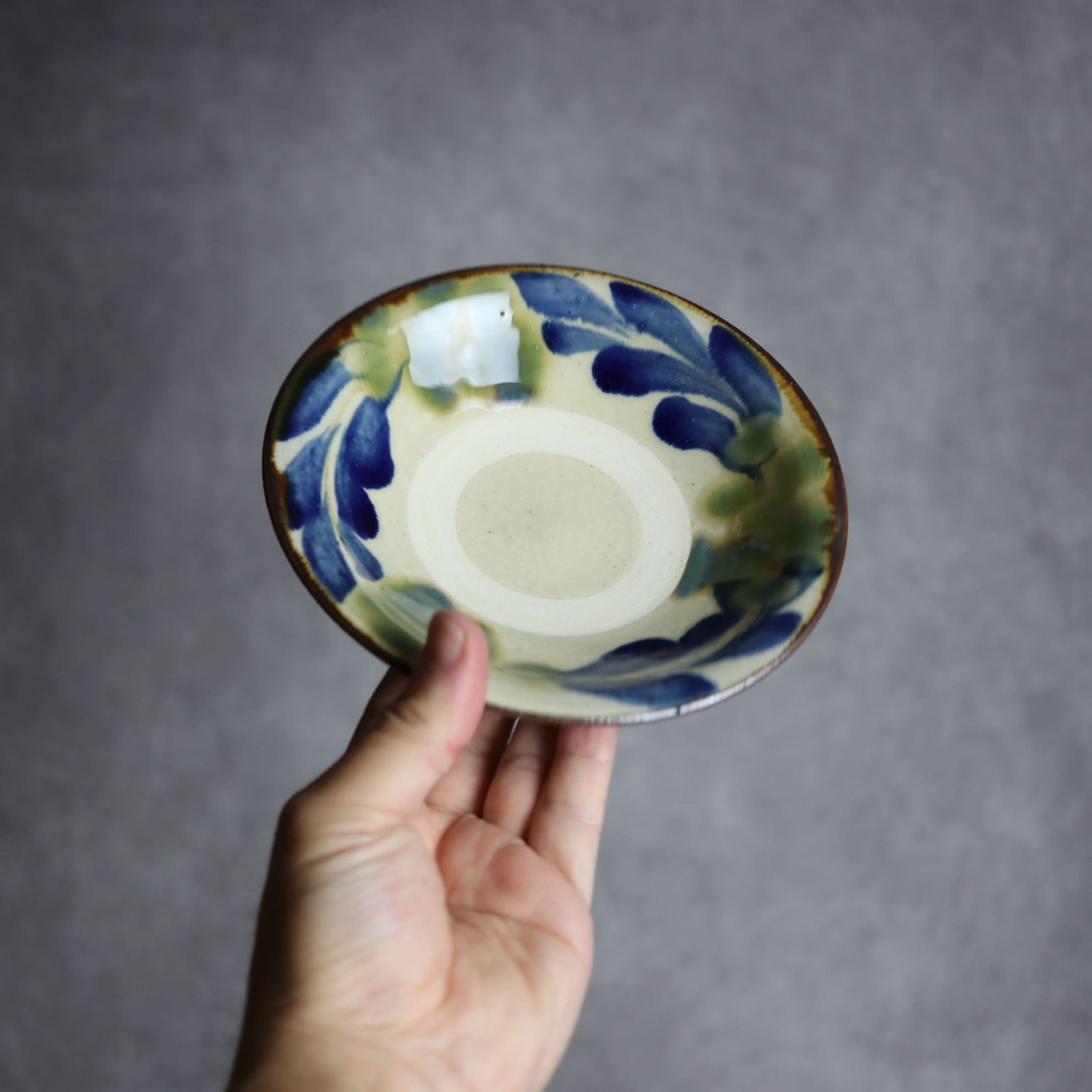 5寸皿1 呉須 緑釉 葡萄 やちむん 陶器 いずみ窯 島袋工房 やちむん 陶器.