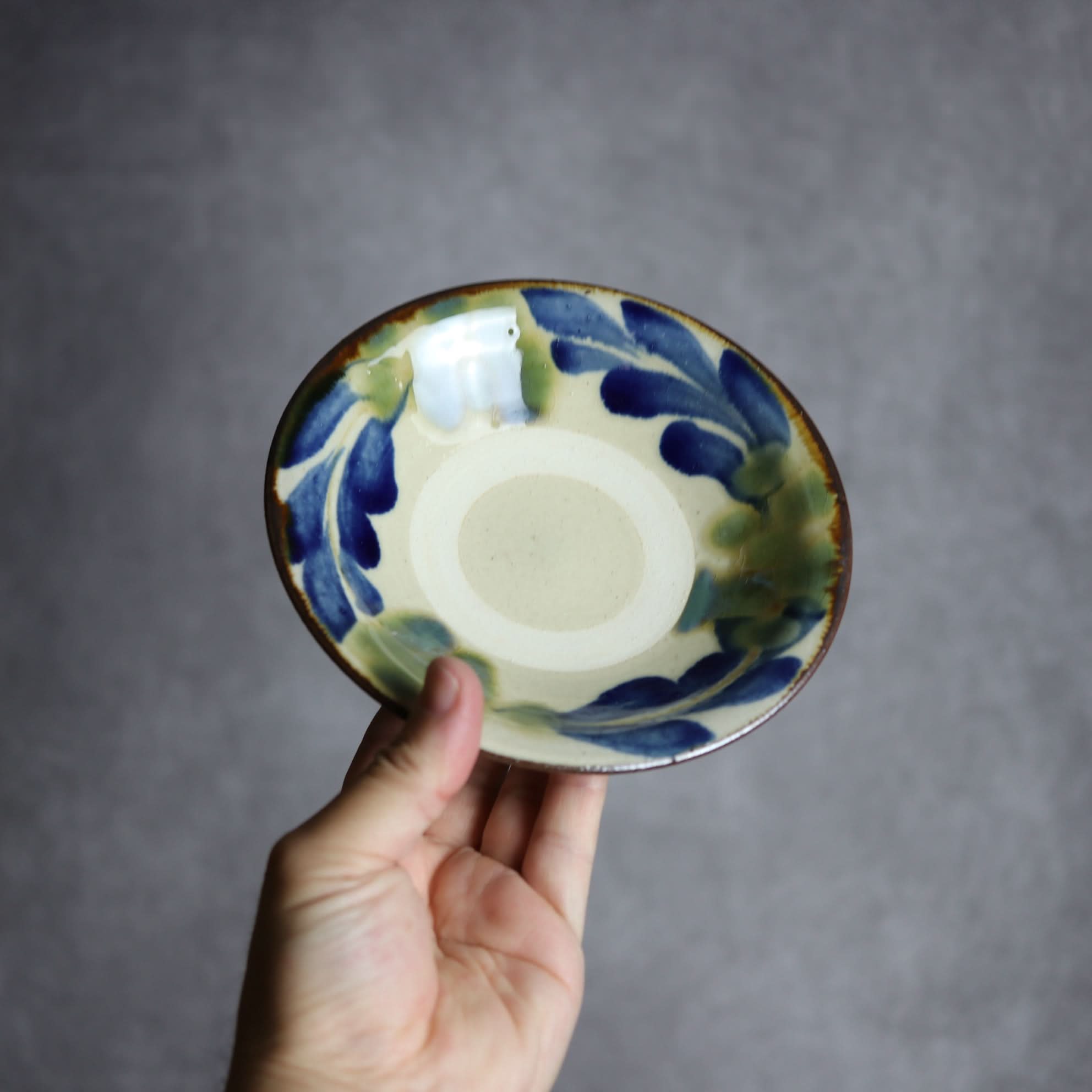 5寸皿1 呉須 緑釉 葡萄 やちむん 陶器 いずみ窯 島袋工房 やちむん 陶器.