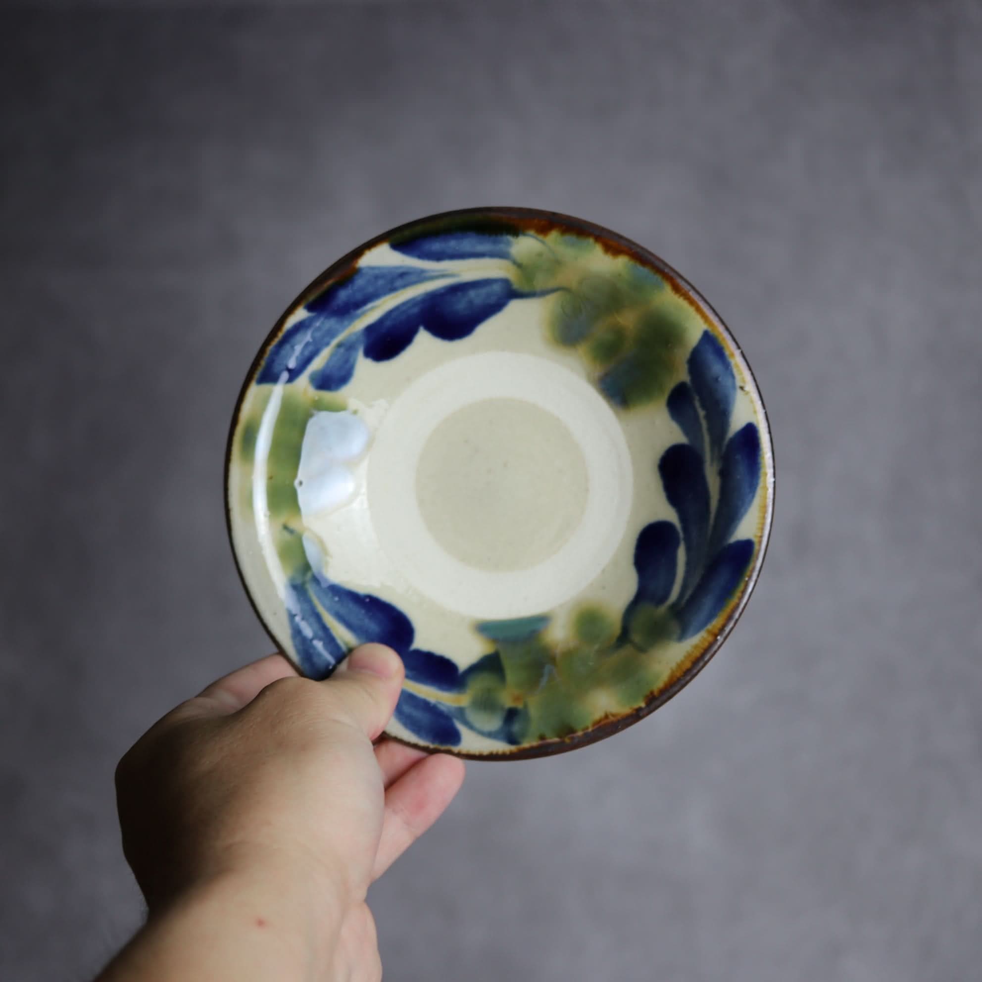 5寸皿1 呉須 緑釉 葡萄 やちむん 陶器 いずみ窯 島袋工房 やちむん 陶器.