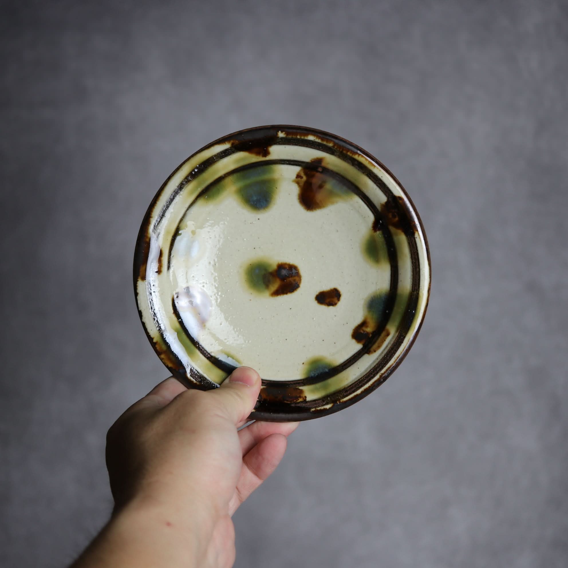 5寸皿1 三彩 点打 やちむん 陶器 いずみ窯 島袋工房 やちむん 陶器.