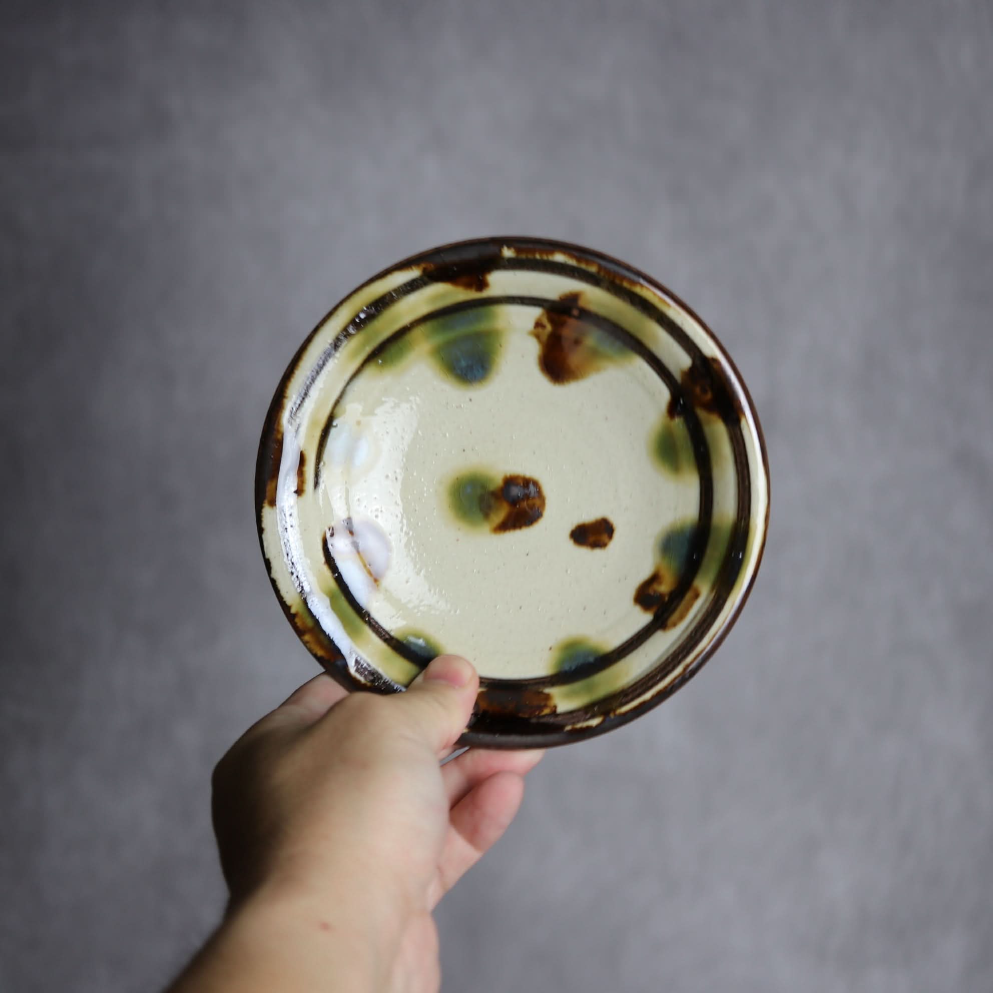5寸皿1 三彩 点打 やちむん 陶器 いずみ窯 島袋工房 やちむん 陶器.