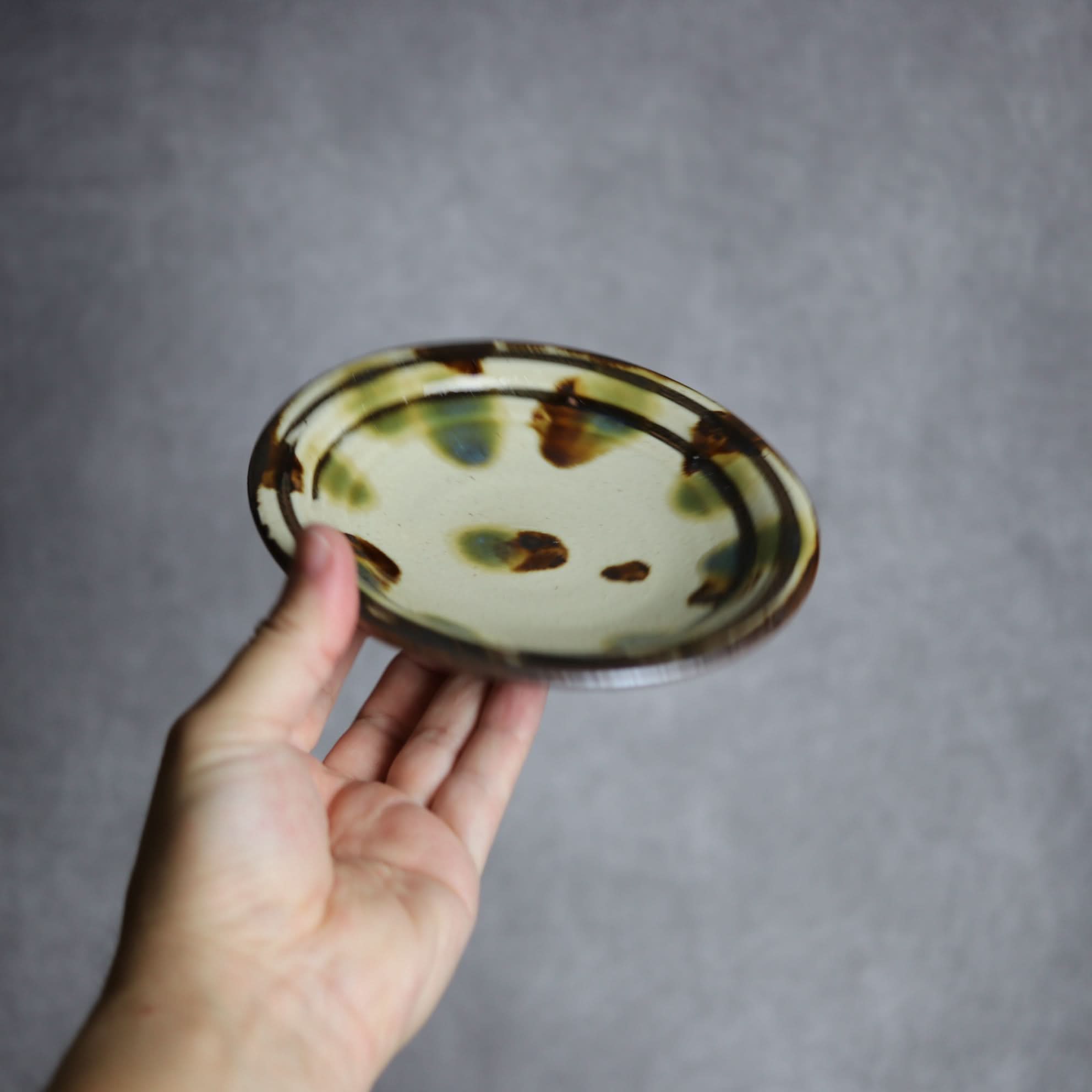 5寸皿1 三彩 点打 やちむん 陶器 いずみ窯 島袋工房 やちむん 陶器.