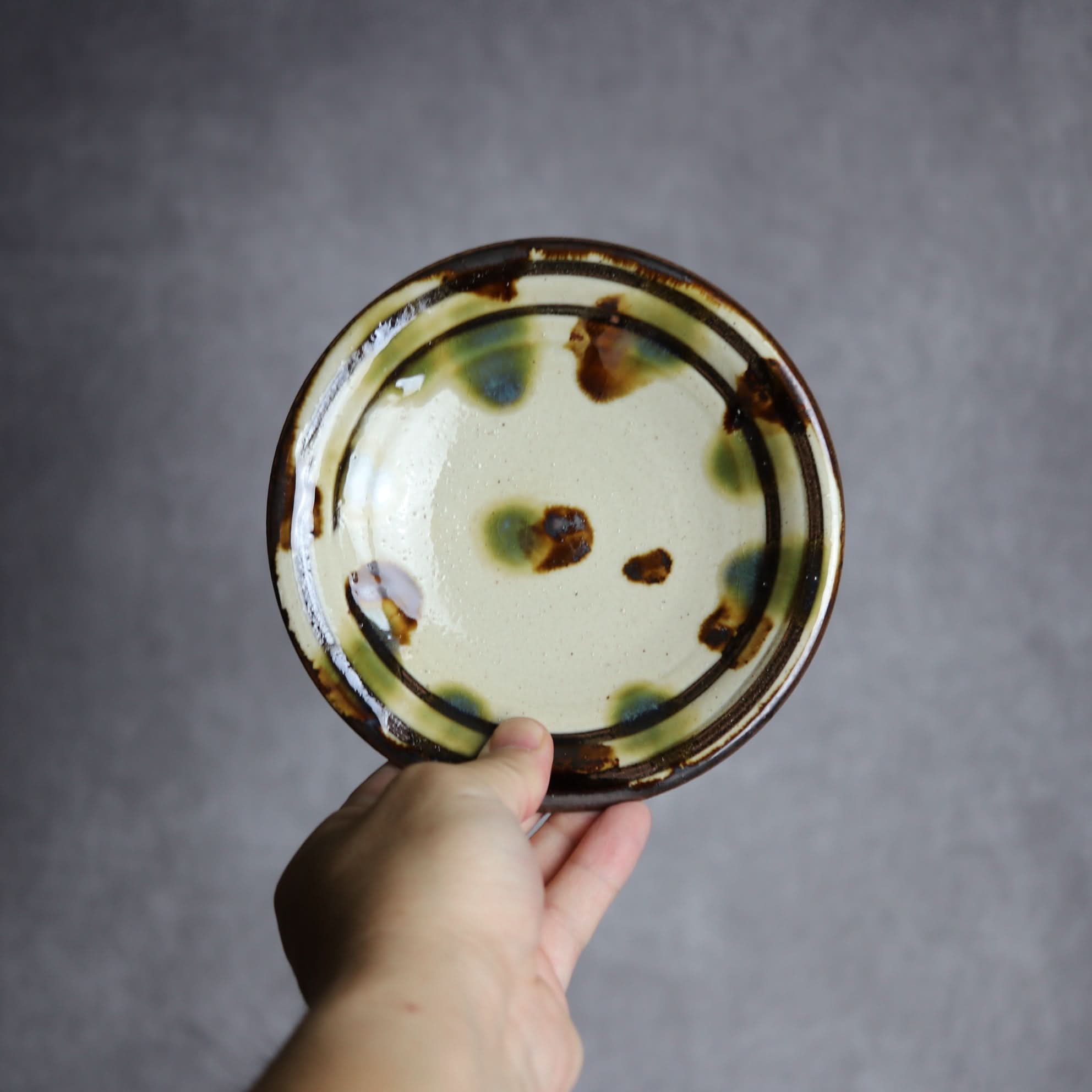 5寸皿1 三彩 点打 やちむん 陶器 いずみ窯 島袋工房 やちむん 陶器.