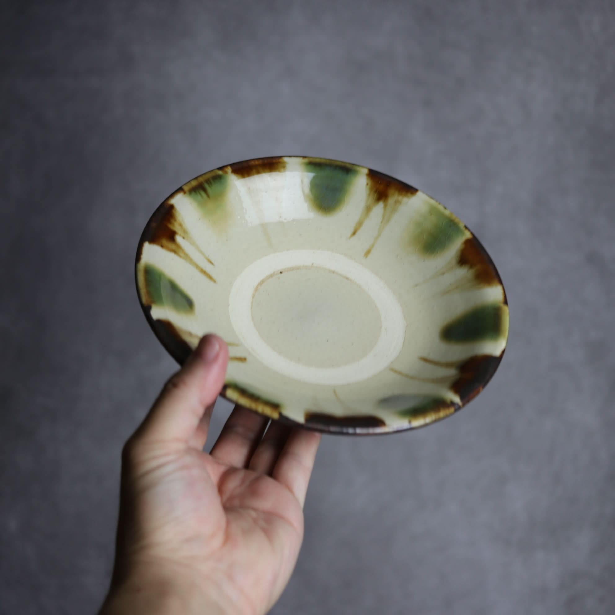 6寸皿2 三彩 線描 やちむん 陶器 いずみ窯 島袋工房 やちむん 陶器.