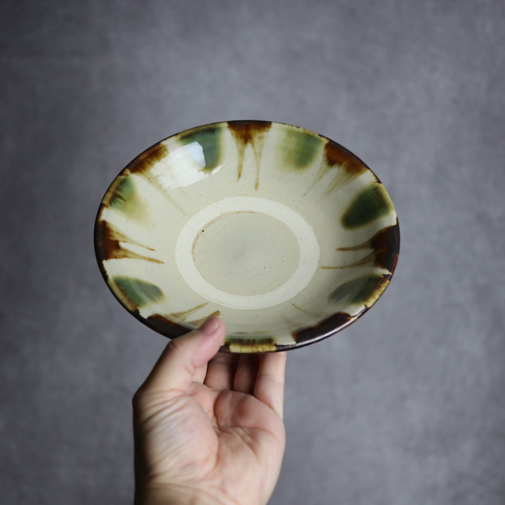 6寸皿2 三彩 線描 やちむん 陶器 いずみ窯 島袋工房 やちむん 陶器.