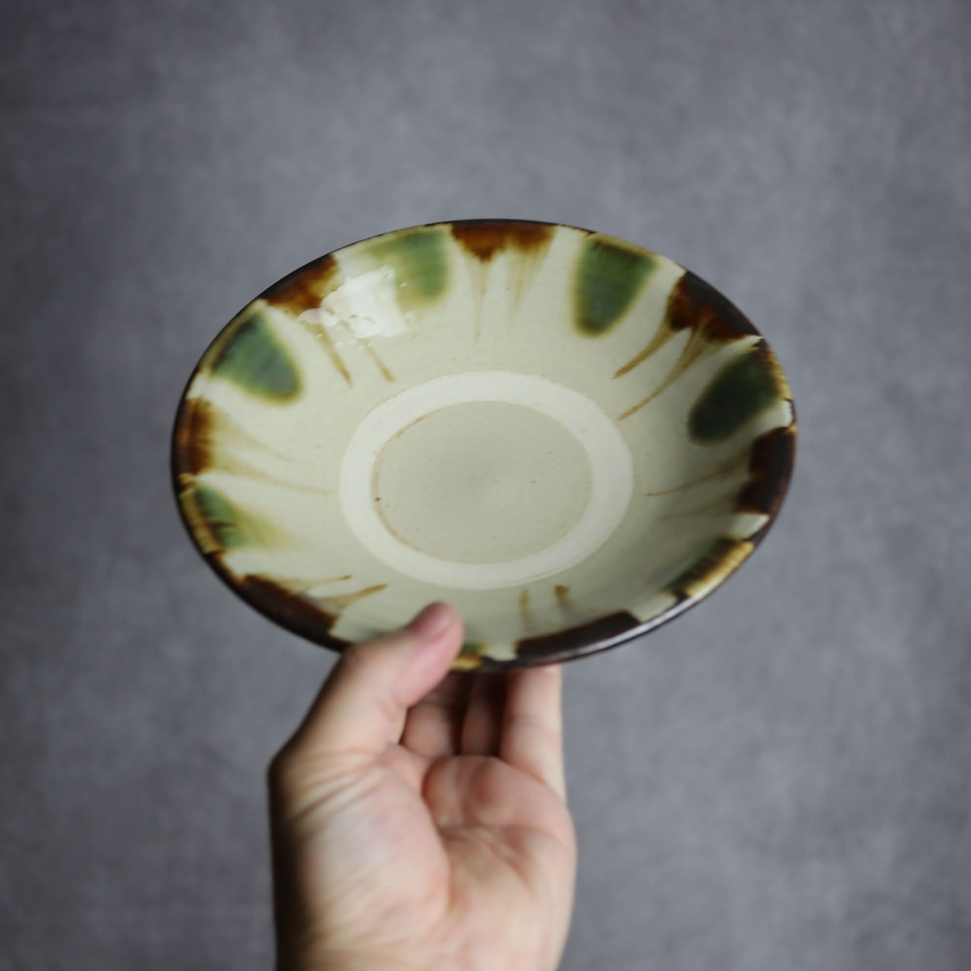 6寸皿2 三彩 線描 やちむん 陶器 いずみ窯 島袋工房 やちむん 陶器.