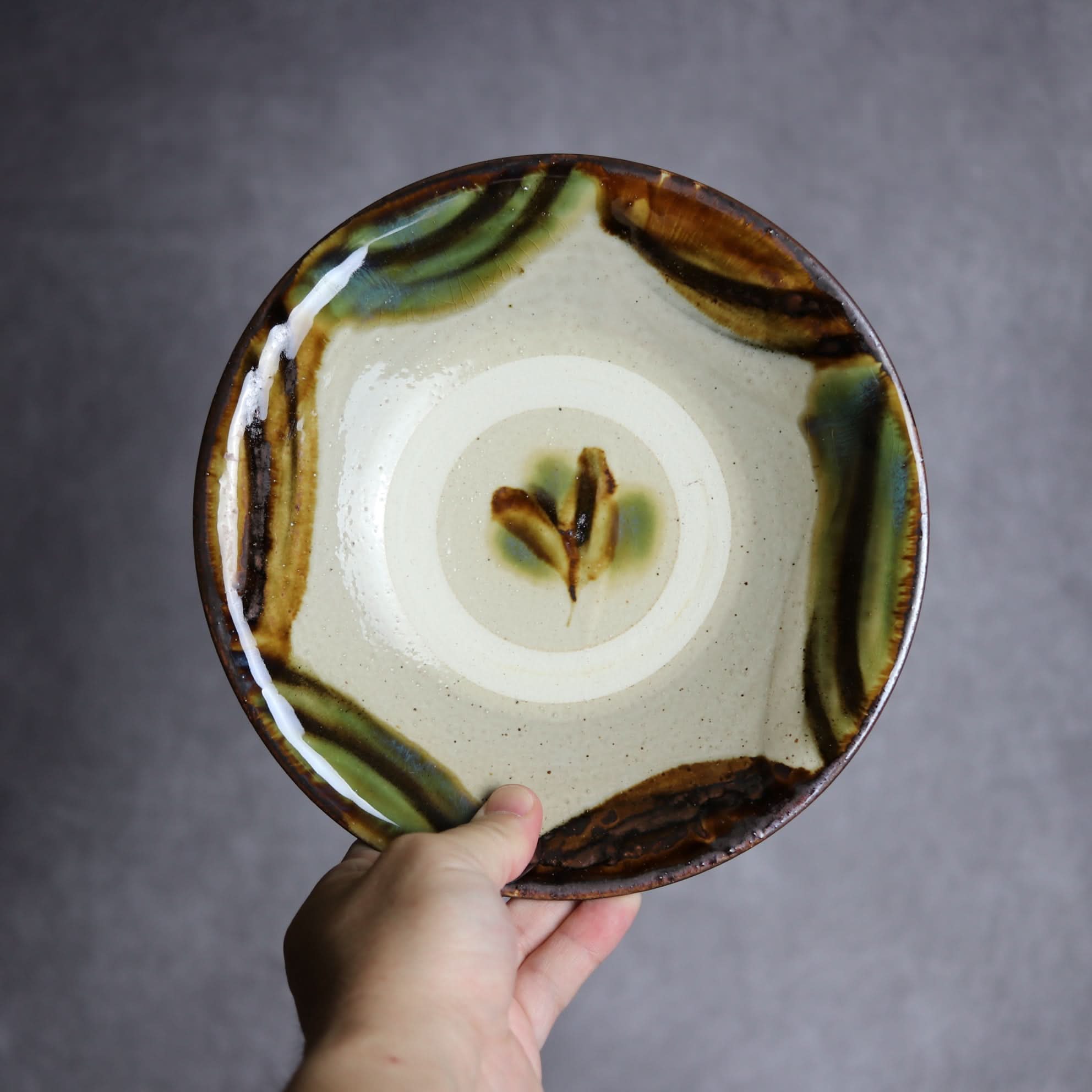 7寸皿1 三彩 指描 やちむん 陶器 いずみ窯 島袋工房 やちむん 陶器.