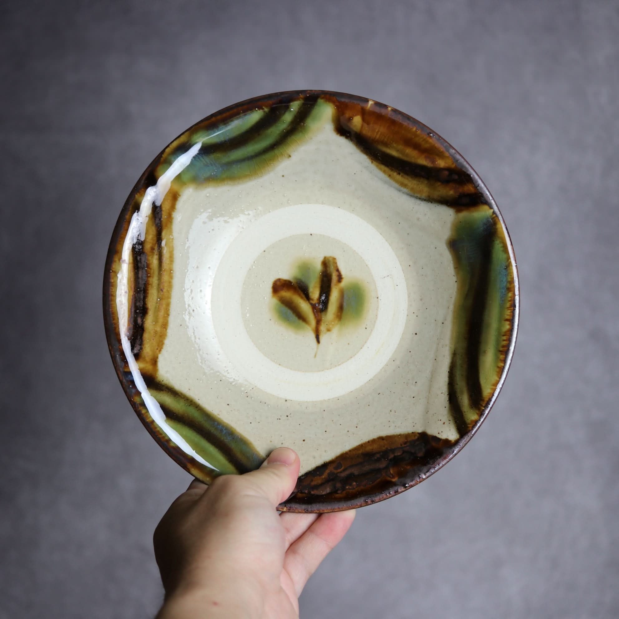 7寸皿1 三彩 指描 やちむん 陶器 いずみ窯 島袋工房 やちむん 陶器.