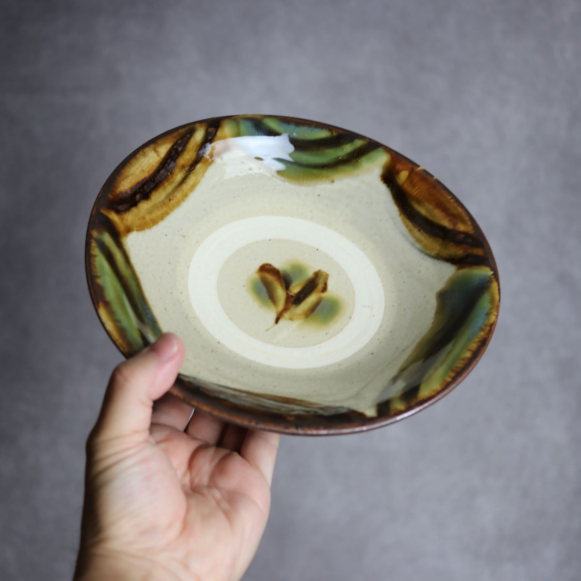 7寸皿1 三彩 指描 やちむん 陶器 いずみ窯 島袋工房 やちむん 陶器.