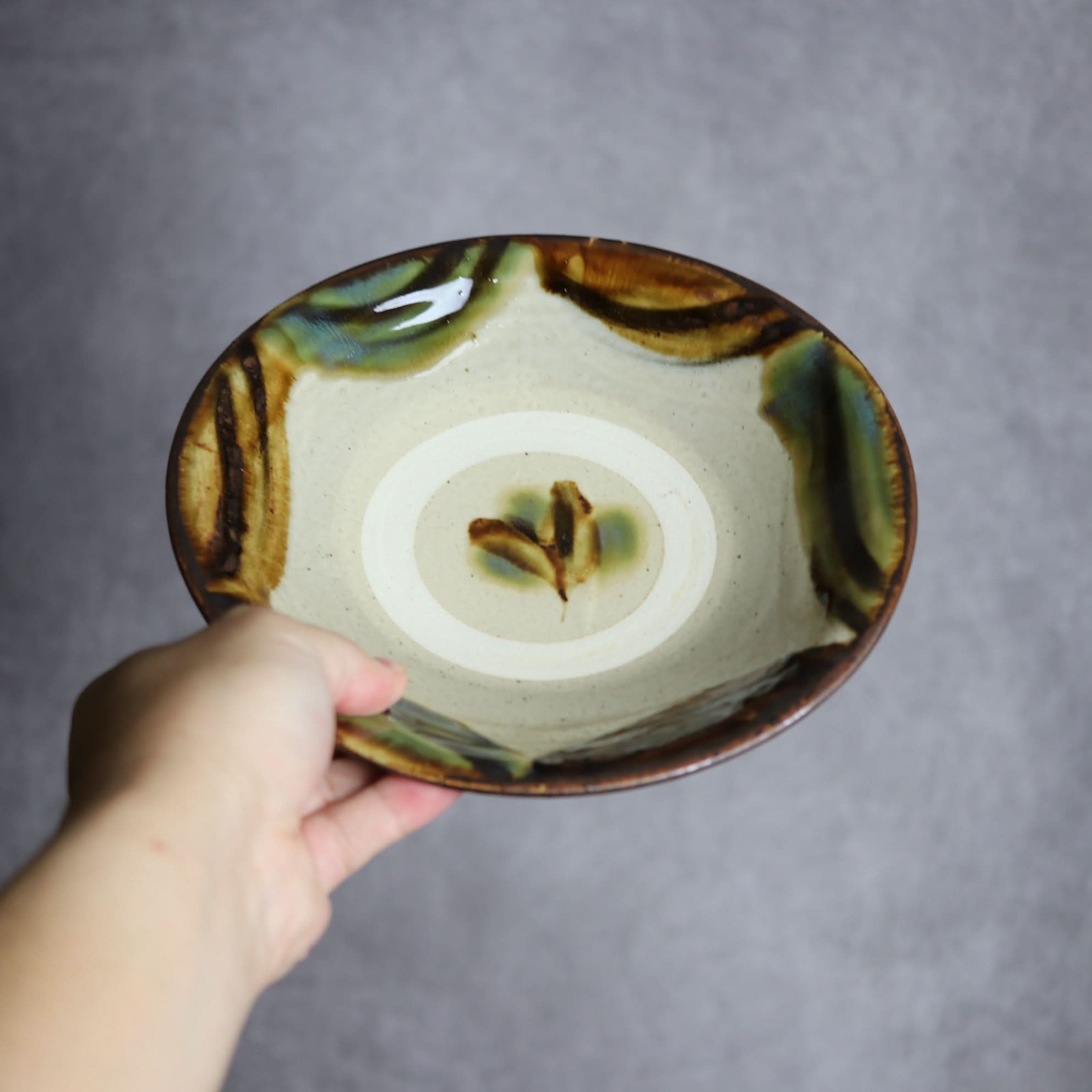 7寸皿1 三彩 指描 やちむん 陶器 いずみ窯 島袋工房 やちむん 陶器.