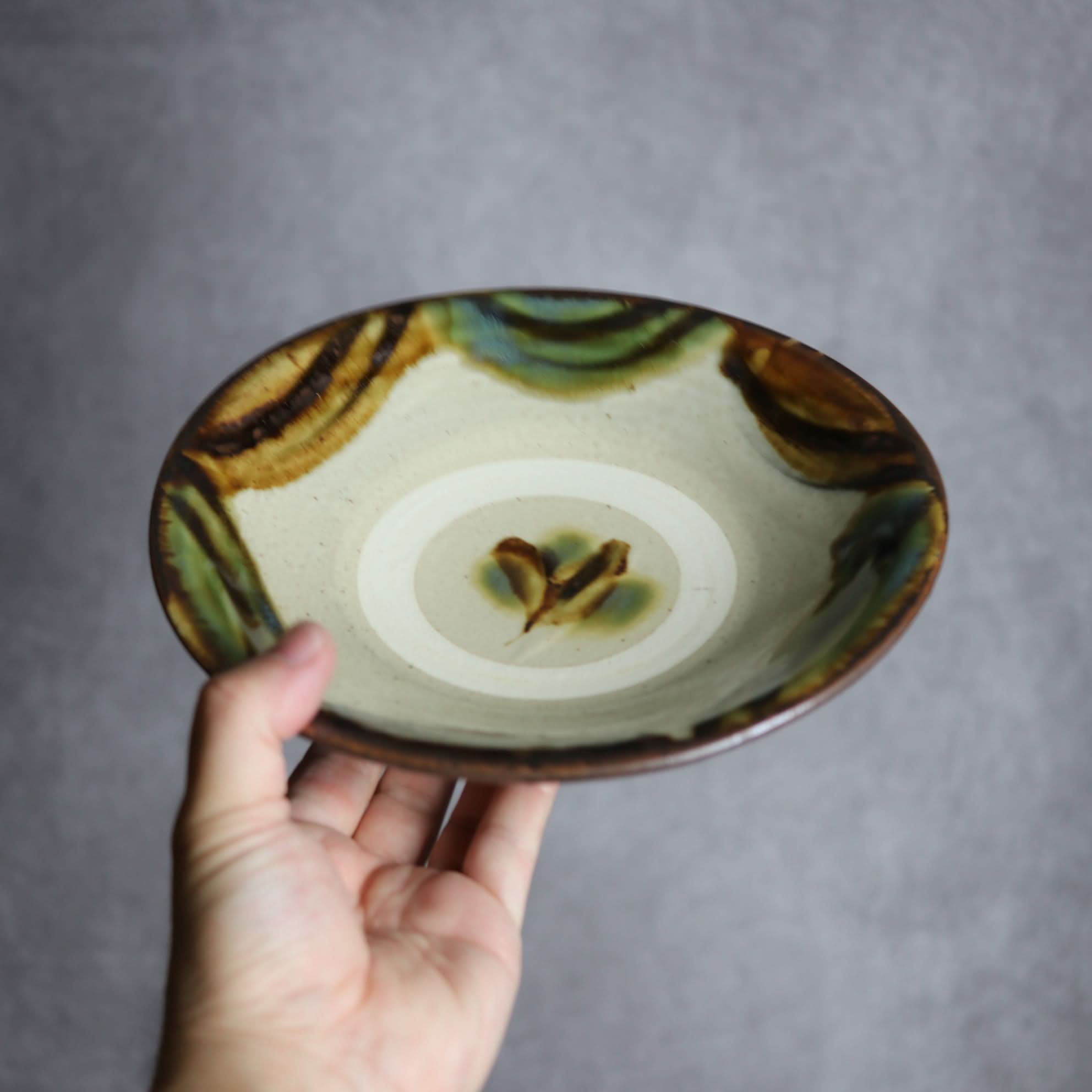 7寸皿1 三彩 指描 やちむん 陶器 いずみ窯 島袋工房 やちむん 陶器.