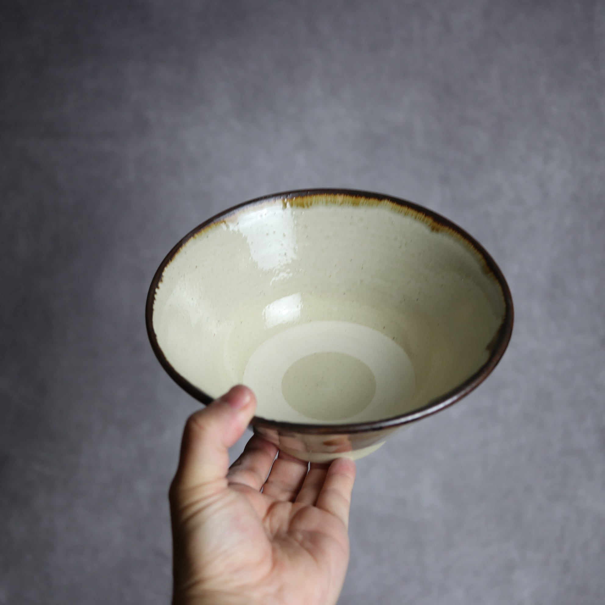 いずみ窯 島袋工房 - 6寸マカイ1 飴 呉須釉 葉紋 やちむん 陶器 いずみ窯 島袋工房 - mundasui