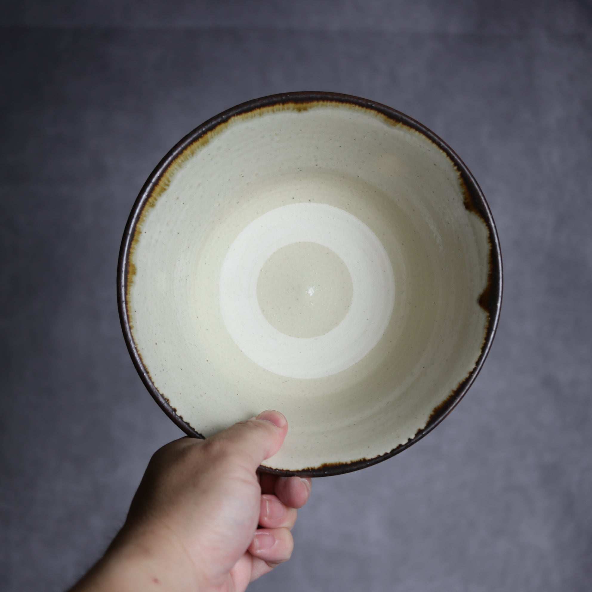 いずみ窯 島袋工房 - 6寸マカイ1 飴 呉須釉 葉紋 やちむん 陶器 いずみ窯 島袋工房 - mundasui