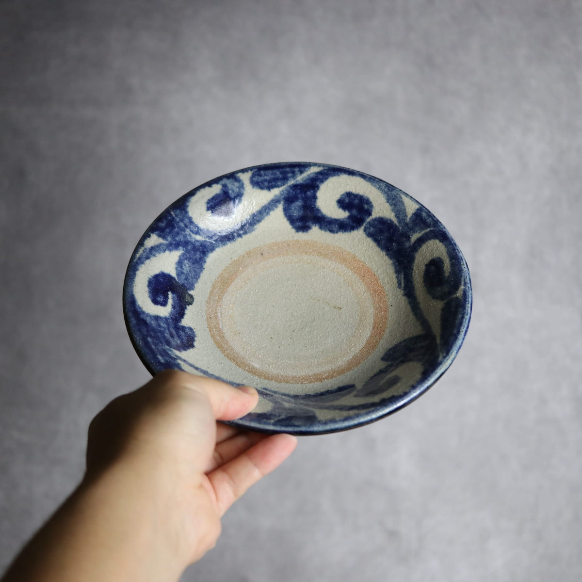 6寸皿1 呉須釉 唐草 やちむん 陶器 栄一工房