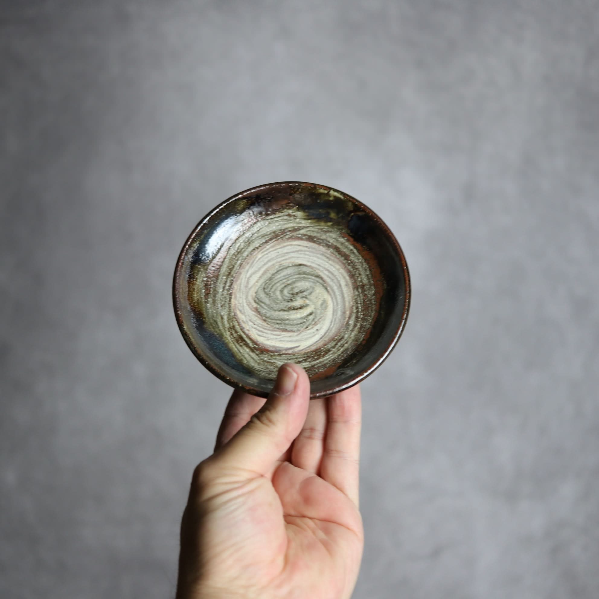 3.5寸皿2 緑釉 刷毛目 やちむん 陶器 北窯 松田共司工房 やちむん 陶器.