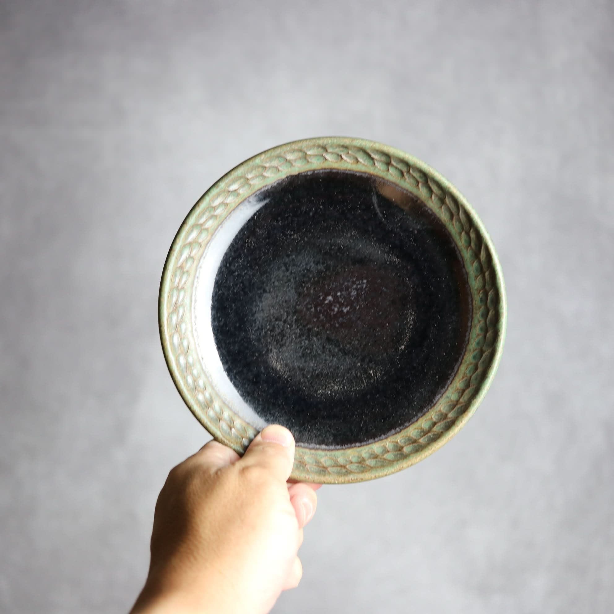 5寸皿1 ナッツ グリーン やちむん 陶器 nagaremo やちむん 陶器.