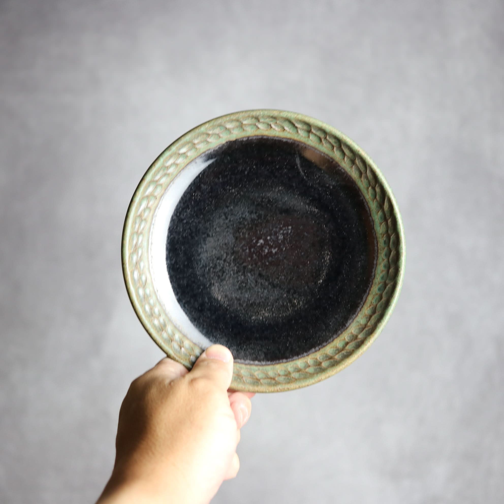 5寸皿1 ナッツ グリーン やちむん 陶器 nagaremo やちむん 陶器.