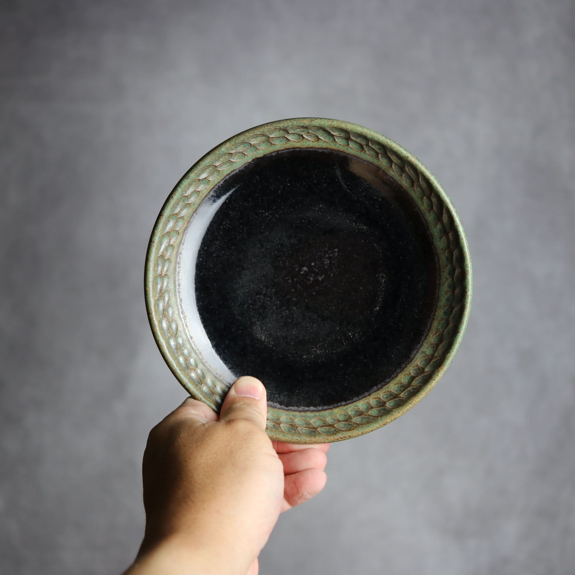 5寸皿1 ナッツ グリーン やちむん 陶器 nagaremo やちむん 陶器.