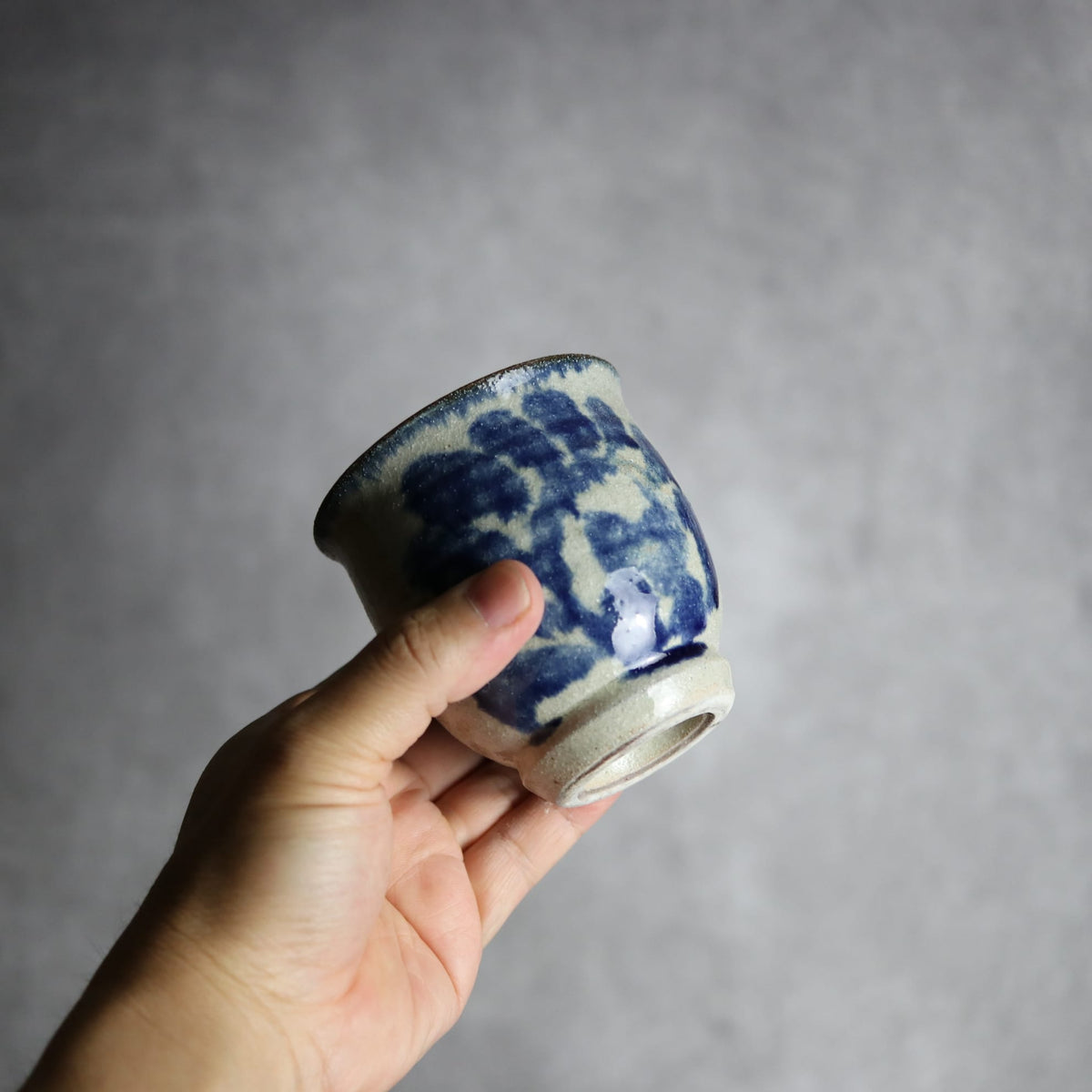湯呑1 呉須釉 唐草 やちむん 陶器 栄一工房
