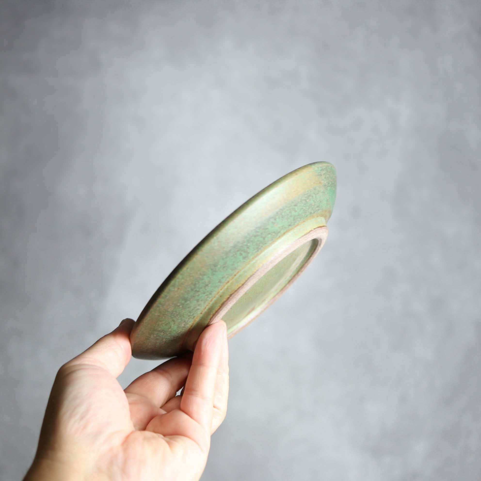 5寸皿1 ナッツ グリーン やちむん 陶器 nagaremo やちむん 陶器.